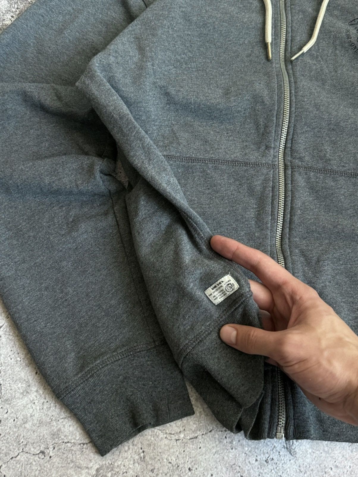 Diesel × Vintage Vintage Diesel Y2K zip hoodie logo size L Size US L / EU 52-54 / 3 - 10 Thumbnail