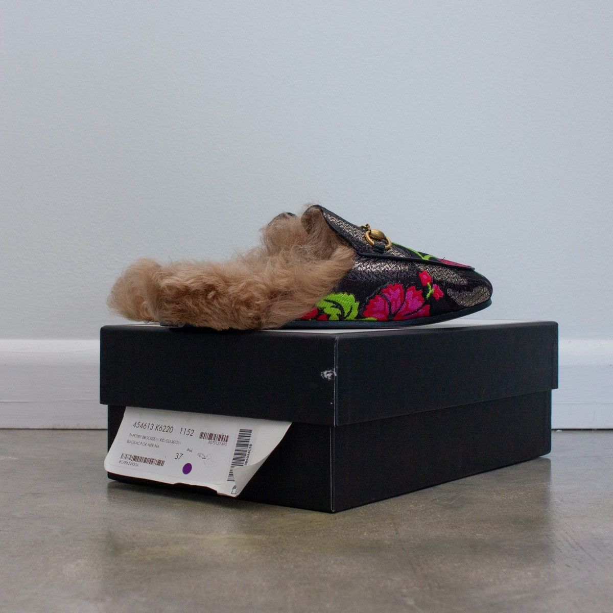 Gucci 920$ GUCCI 454613 Fur Floral Brocade Slippers Size US 7 / IT 37 - 9 Thumbnail