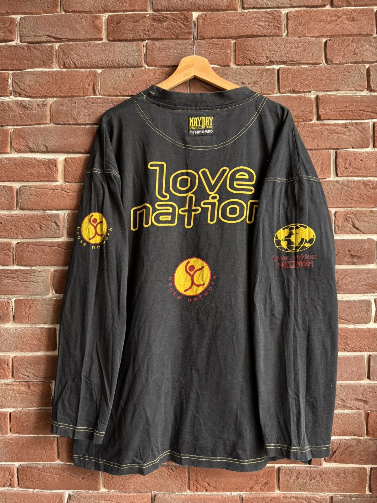 Band Tees 90s MayDay Bad+Mad Love Parade rave vintage long Techno tee Size US XXL / EU 58 / 5 - 2 Thumbnail