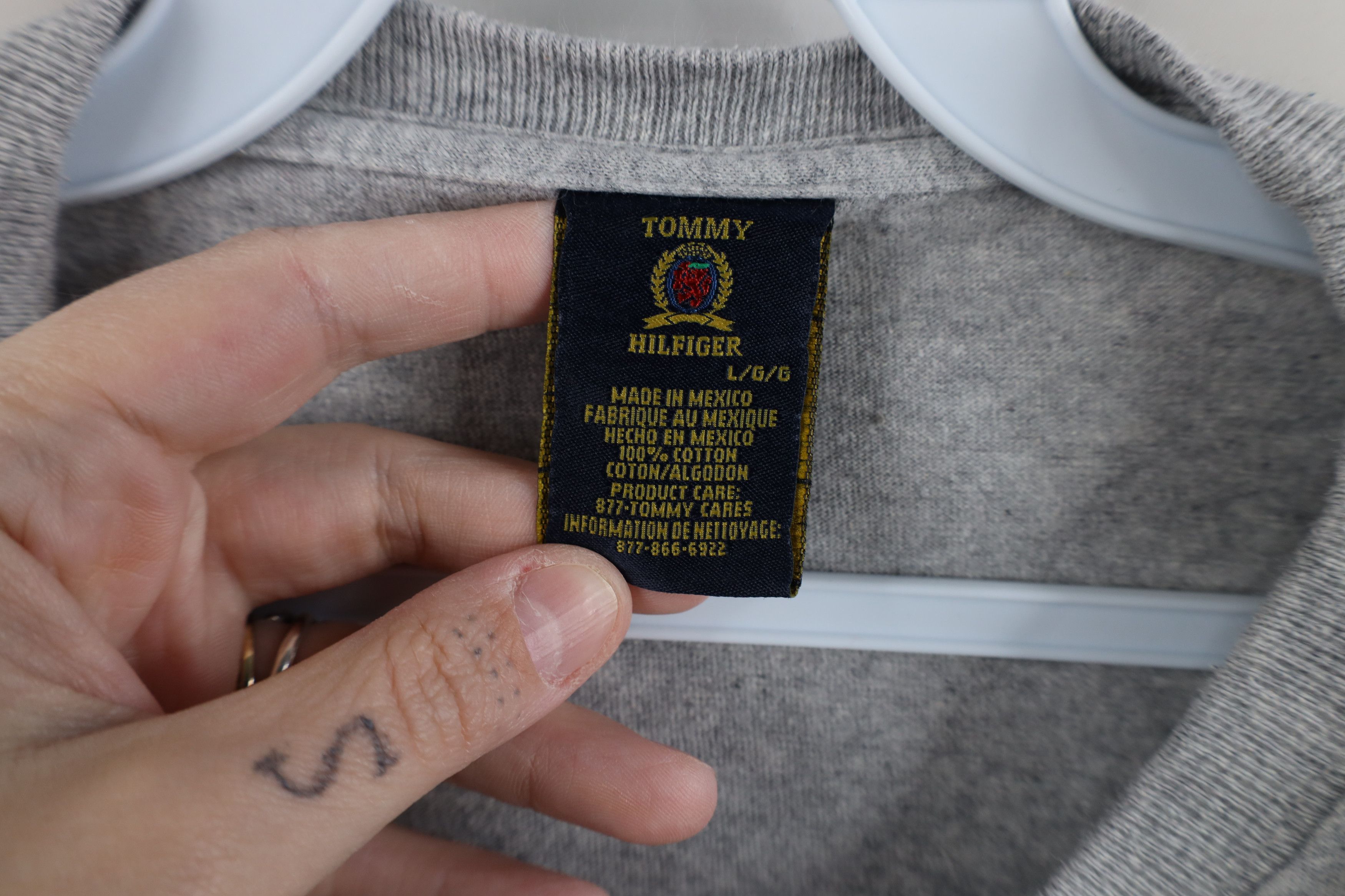 Tommy Hilfiger × Vintage Vintage 90s Tommy Hilfiger Spell Long Sleeve T-Shirt Gray Size US L / EU 52-54 / 3 - 8 Thumbnail