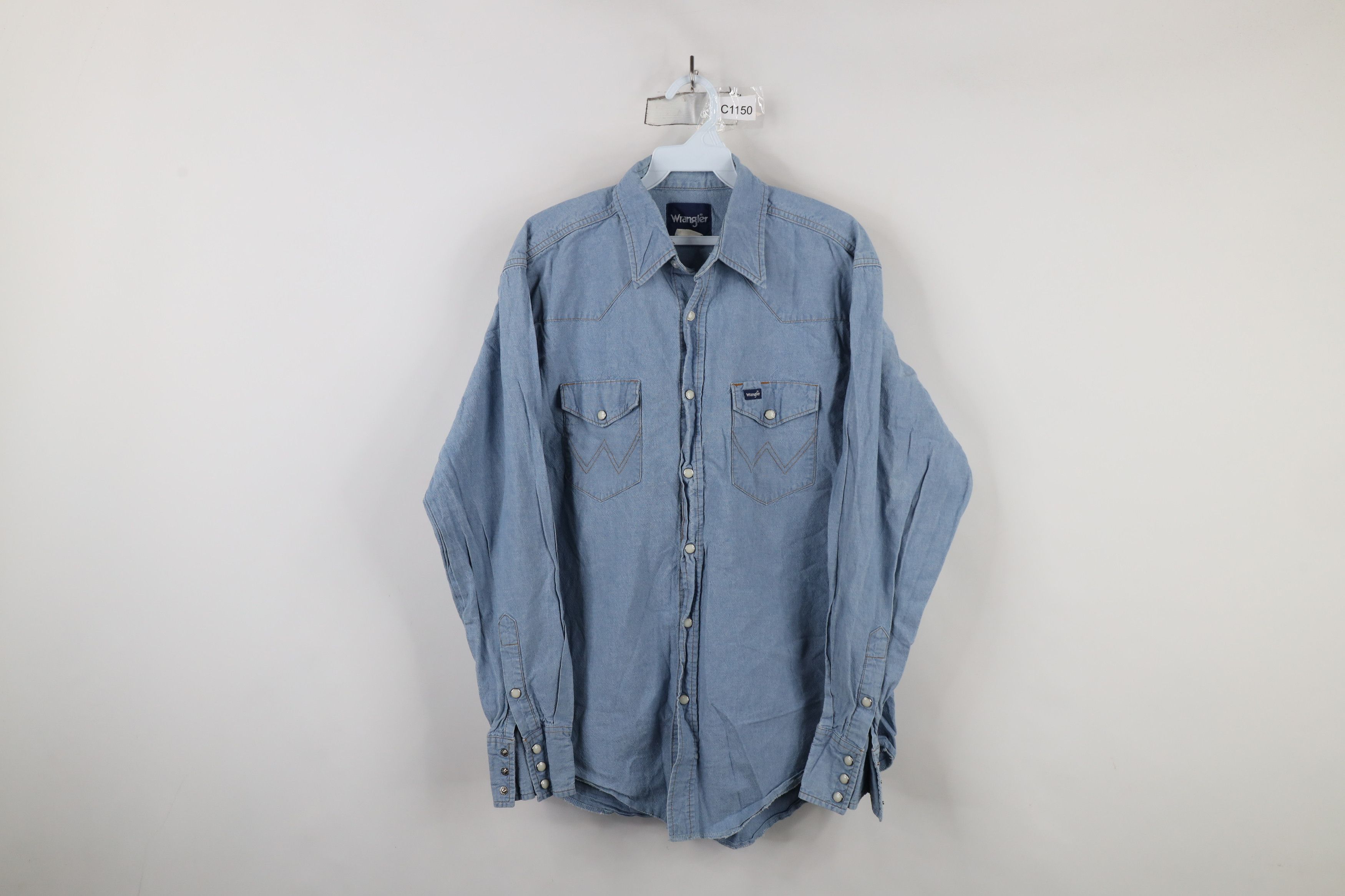 Vintage × Wrangler Vintage 90s Wrangler Chambray Cowboy Button Shirt Blue Size US L / EU 52-54 / 3 - 1 Thumbnail