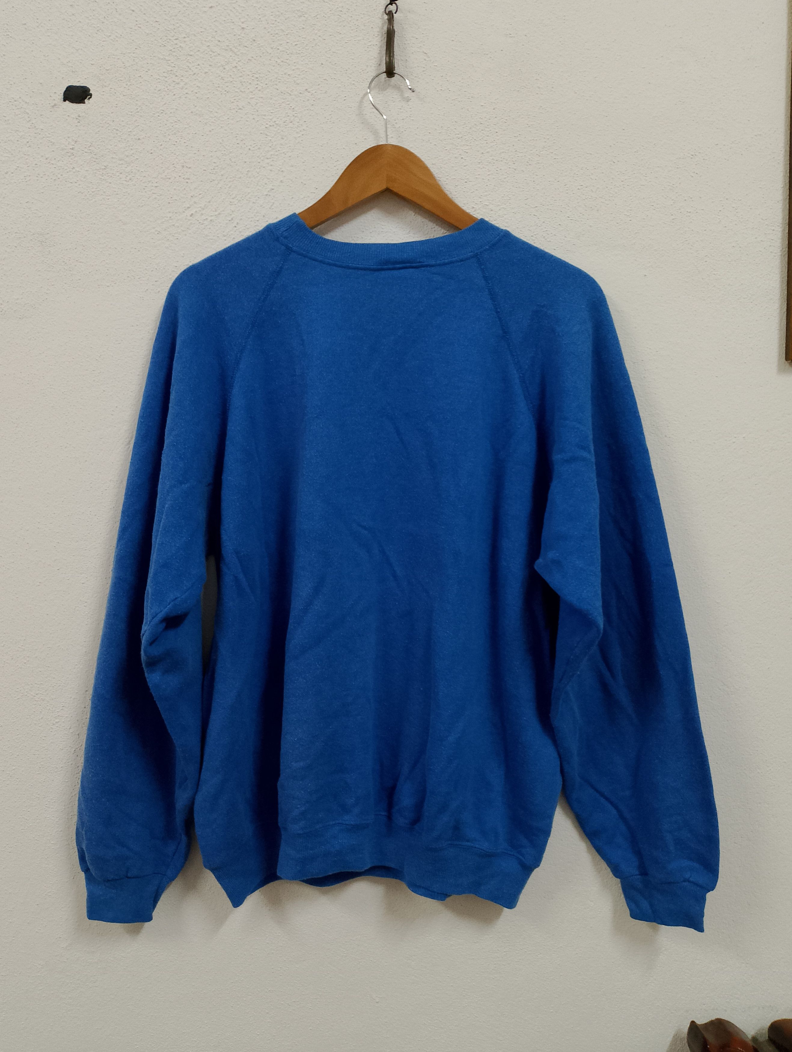 Vintage Vintage 1980s Hanes Blue Snowflake Knit Sweatshirt Size US XL / EU 56 / 4 - 4 Thumbnail