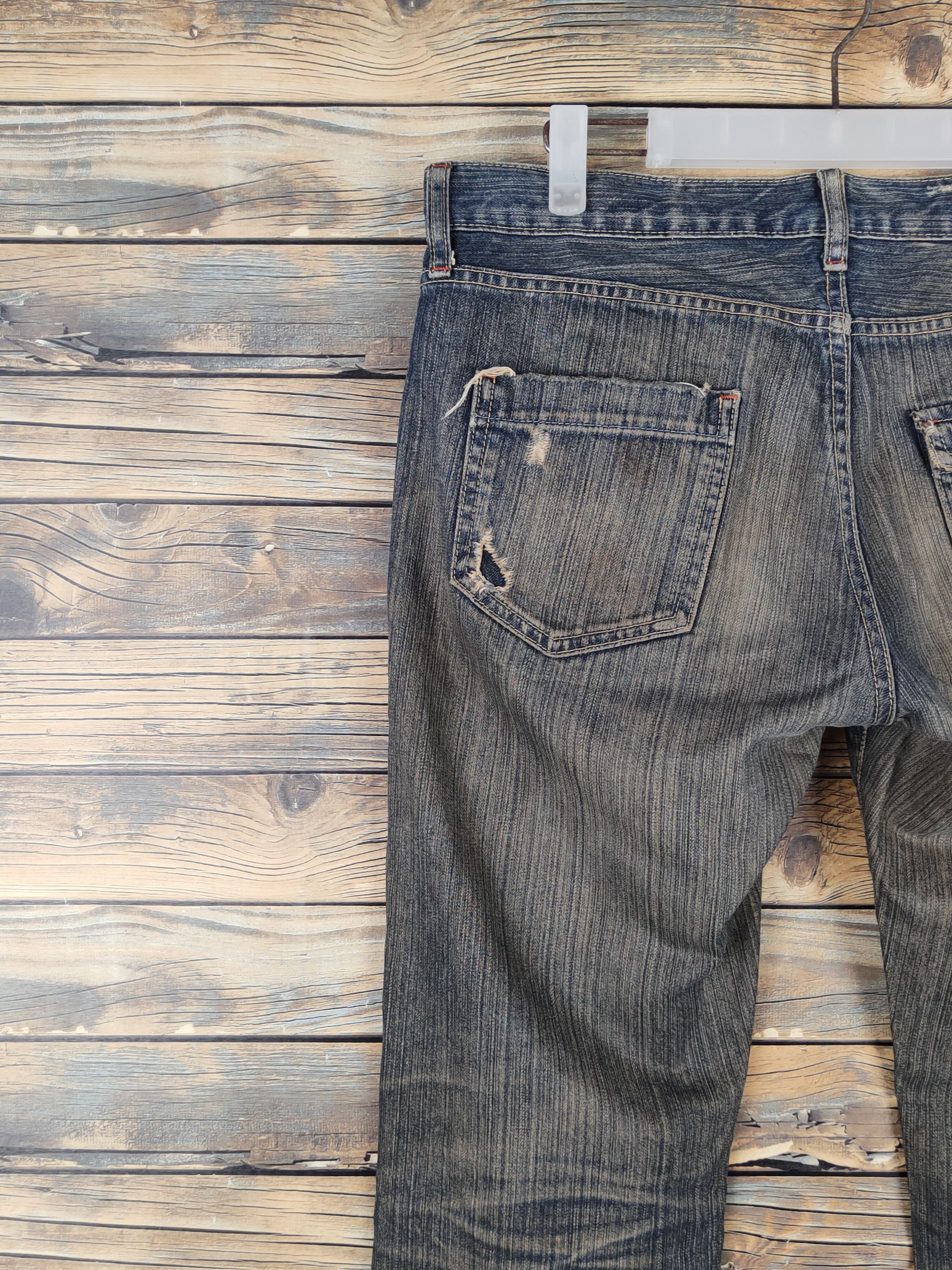 Japanese Brand Uniqlo Dark Blue Distressed Ripped Jeans #W1068 Size US 31 - 8 Thumbnail
