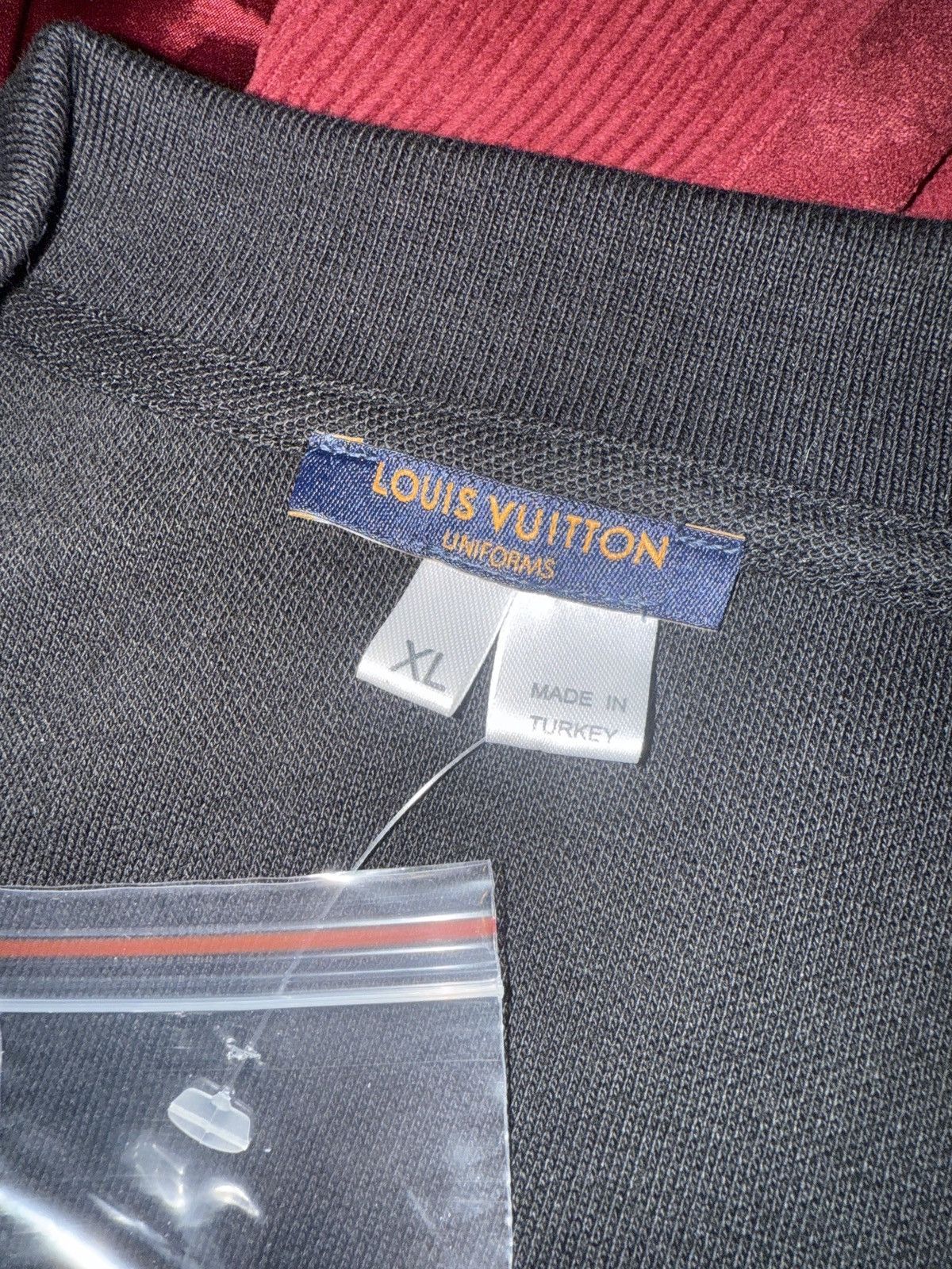 Louis Vuitton Louis Vuitton Employee Uniform Polo Longsleeve Black Logo Size US XL / EU 56 / 4 - 3 Thumbnail