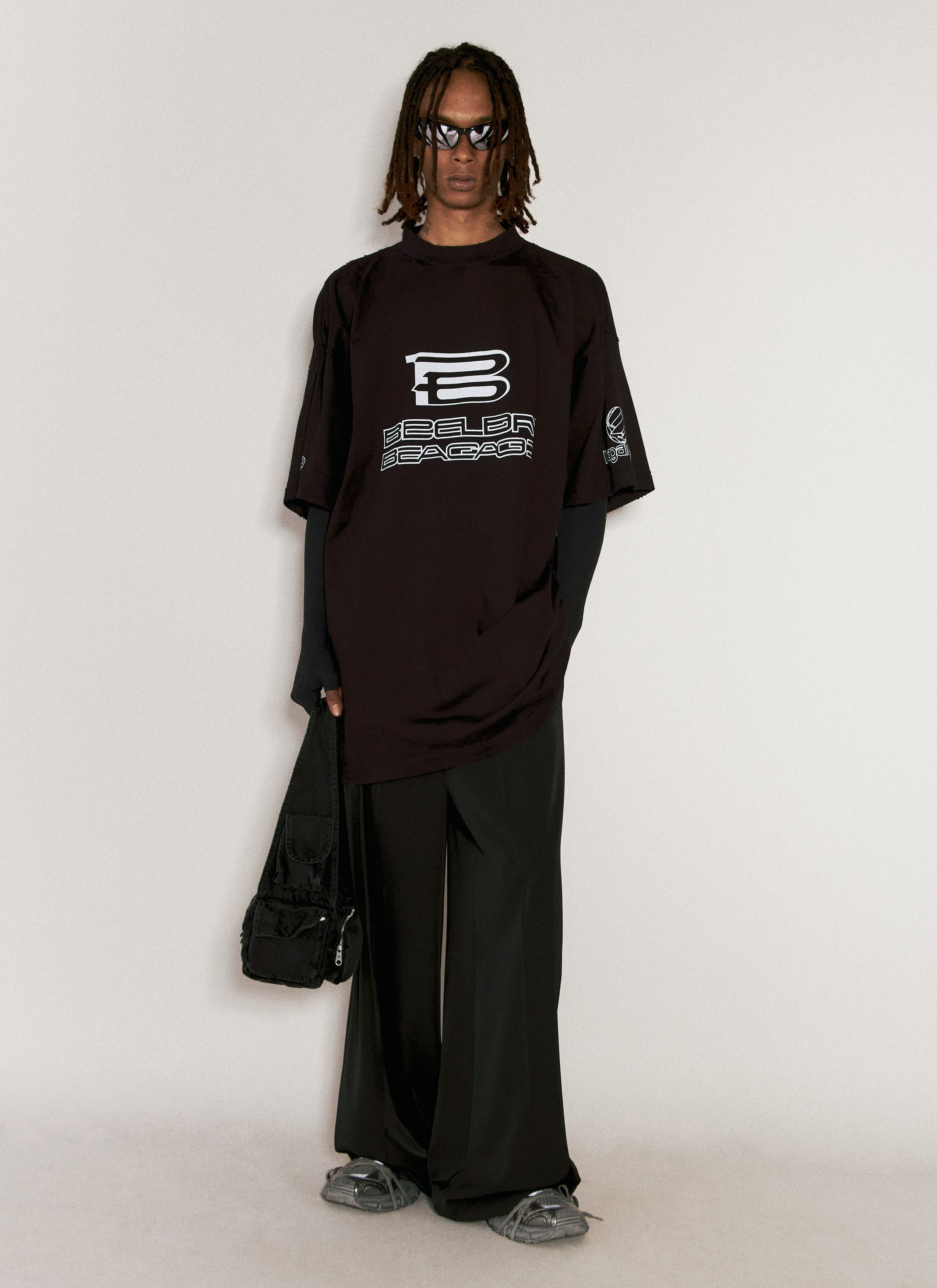 Balenciaga o1bcso1str0426 UV Protective Sleeves T-Shirt in Black Size US XL / EU 56 / 4 - 2 Thumbnail