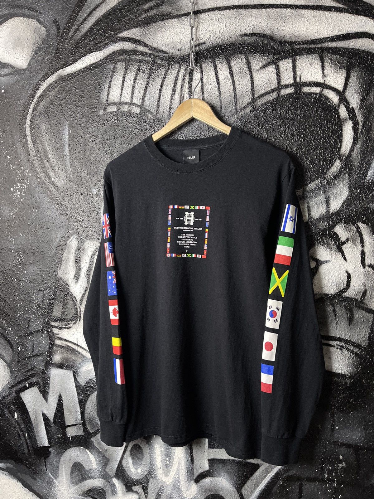 Huf HUF Worldwide Atelier Black Long Sleeve T-Shirt Men’s Size M Size US M / EU 48-50 / 2 - 1 Thumbnail