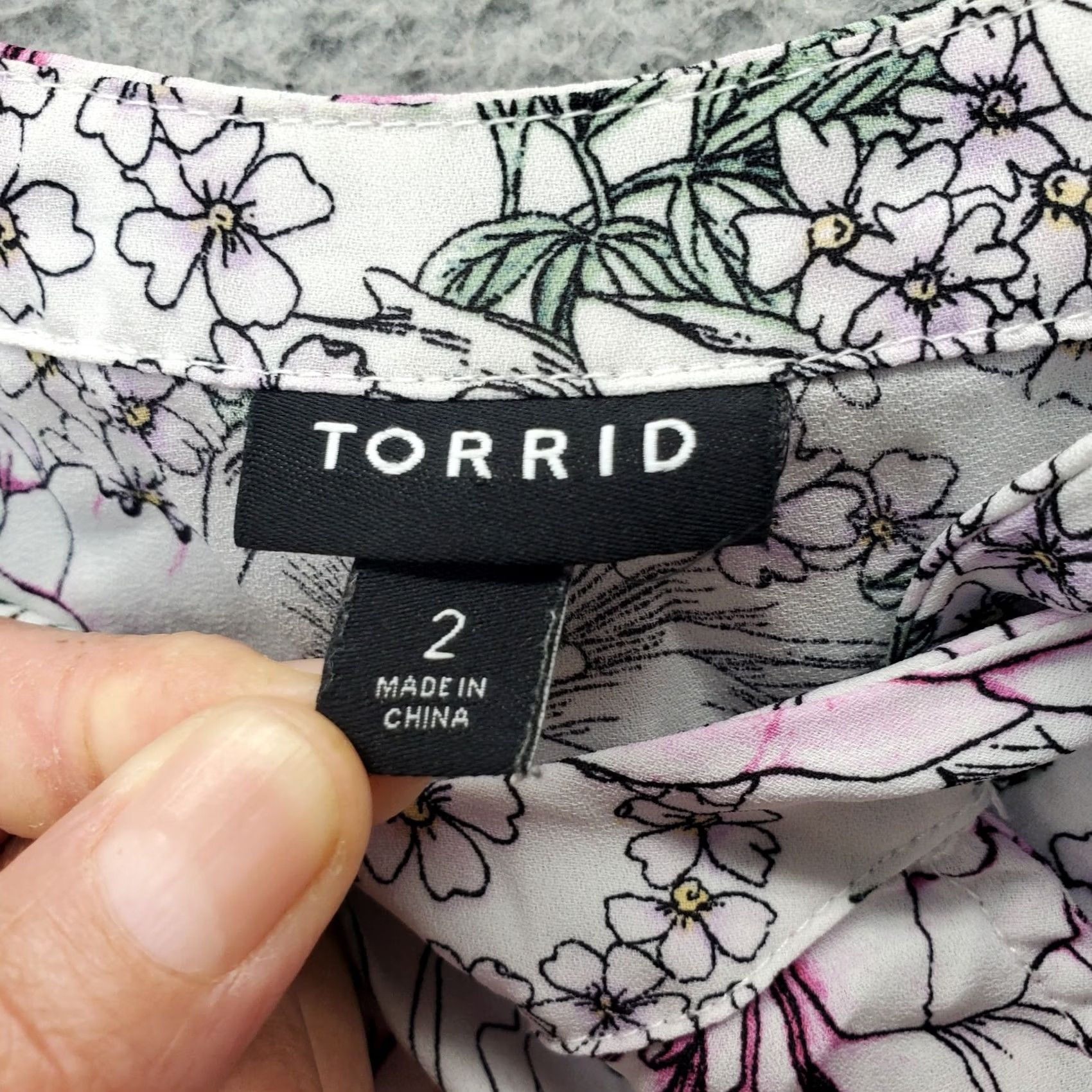 Torrid Torrid Blouse Top Womens 2 Multicolor Floral Long Sleeve Side Tie Neck Pullover Size XS / US 0-2 / IT 36-38 - 5 Thumbnail