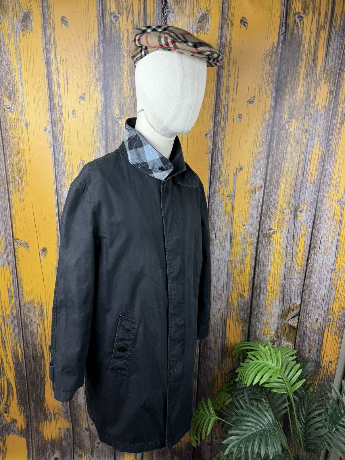 Burberry BURBERRY BRIT VINTAGE LUXURY JACKET Size US L / EU 52-54 / 3 - 4 Thumbnail