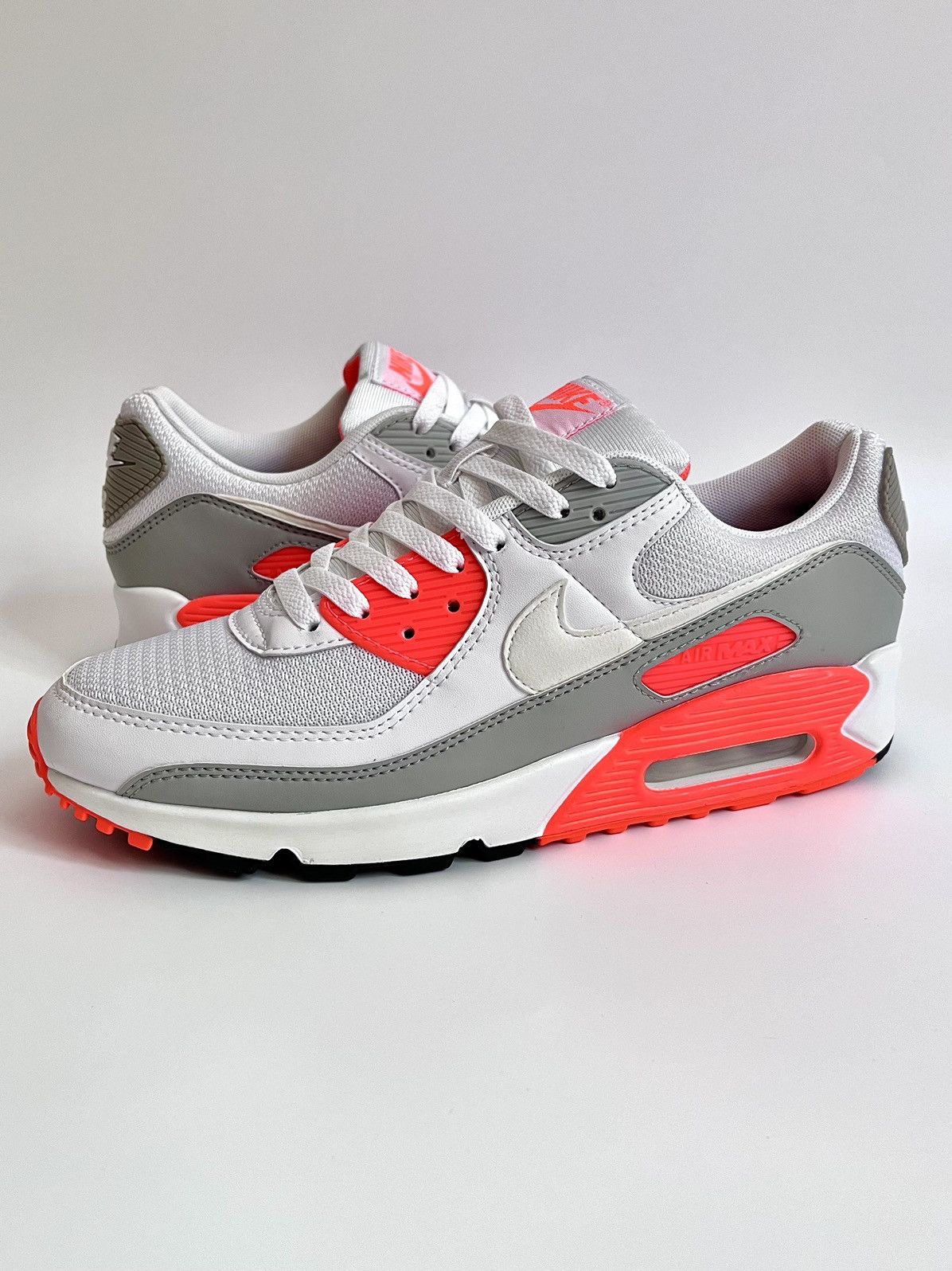 Nike Nike Air Max 90 “Hyper Orange” Size US 9 / EU 42 - 2 Thumbnail