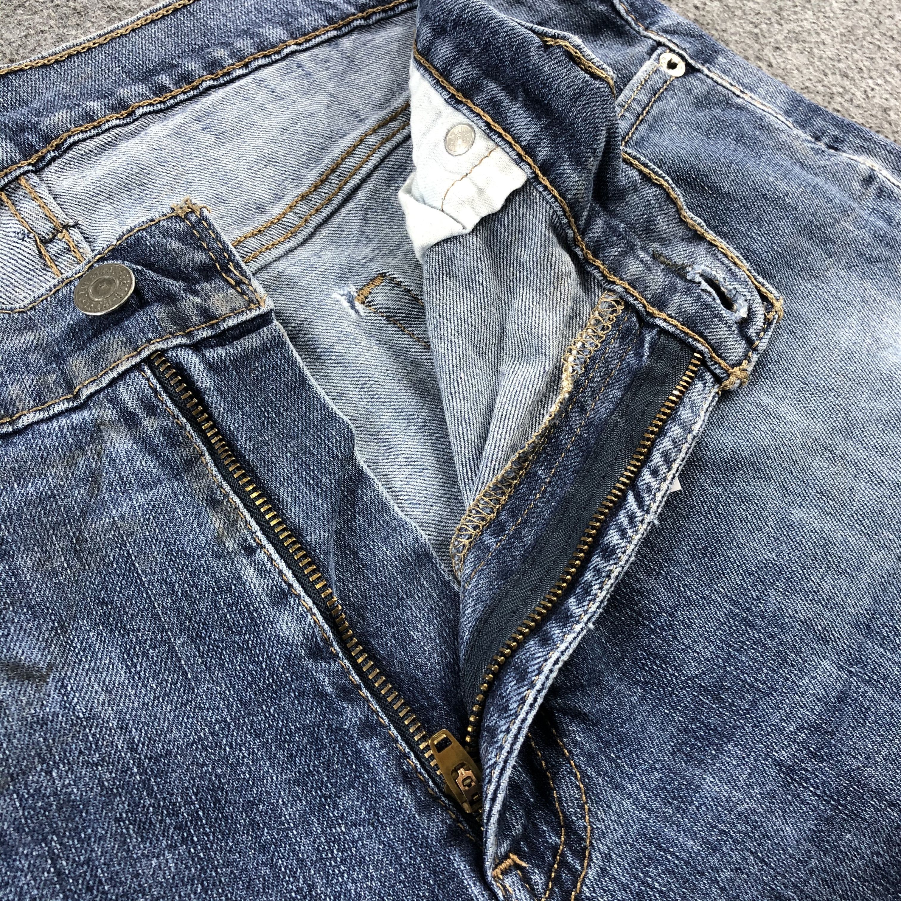 Levi's Vintage Blue Wash Levis 514 Jeans-J2308 Size US 35 - 12 Thumbnail