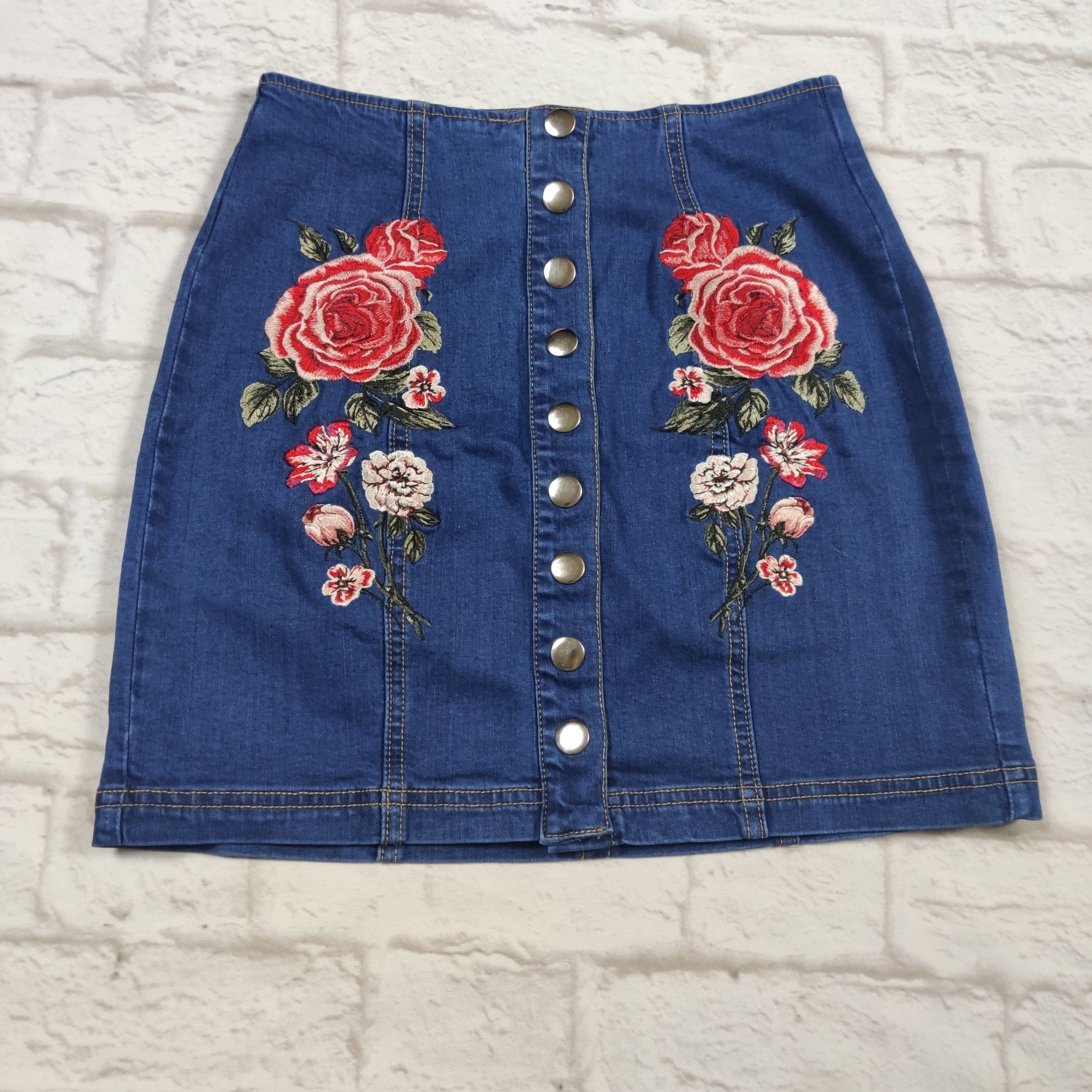 Pacsun PacSun Size 25 Denim Mini Skirt Snap Front Blue Embroidered Size 25" / US 0 / IT 36 - 2 Thumbnail