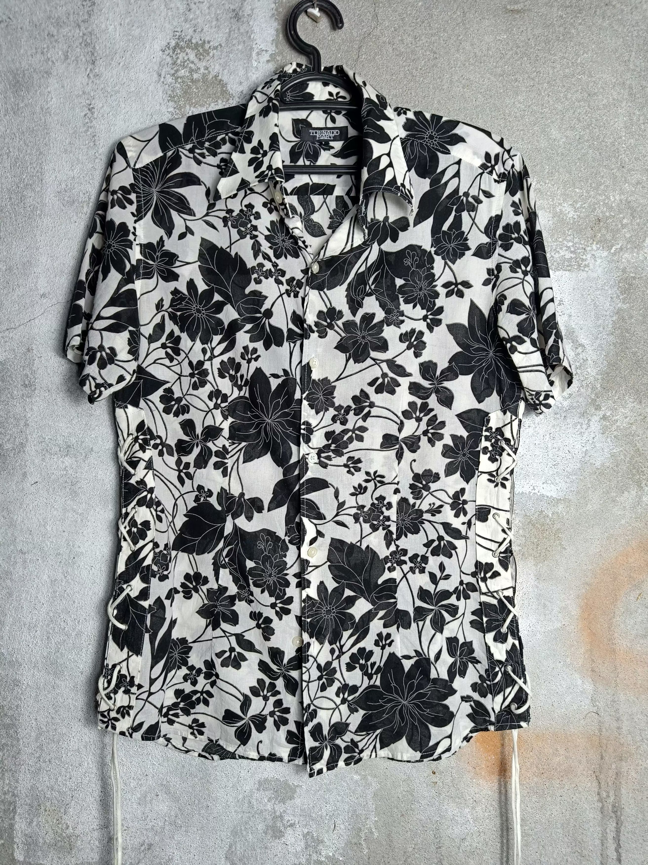 Tornado Mart Tornado Mart Side Laces Floral Printed Hawaiian Shirt Size L / US 10 / IT 46 - 1 Thumbnail
