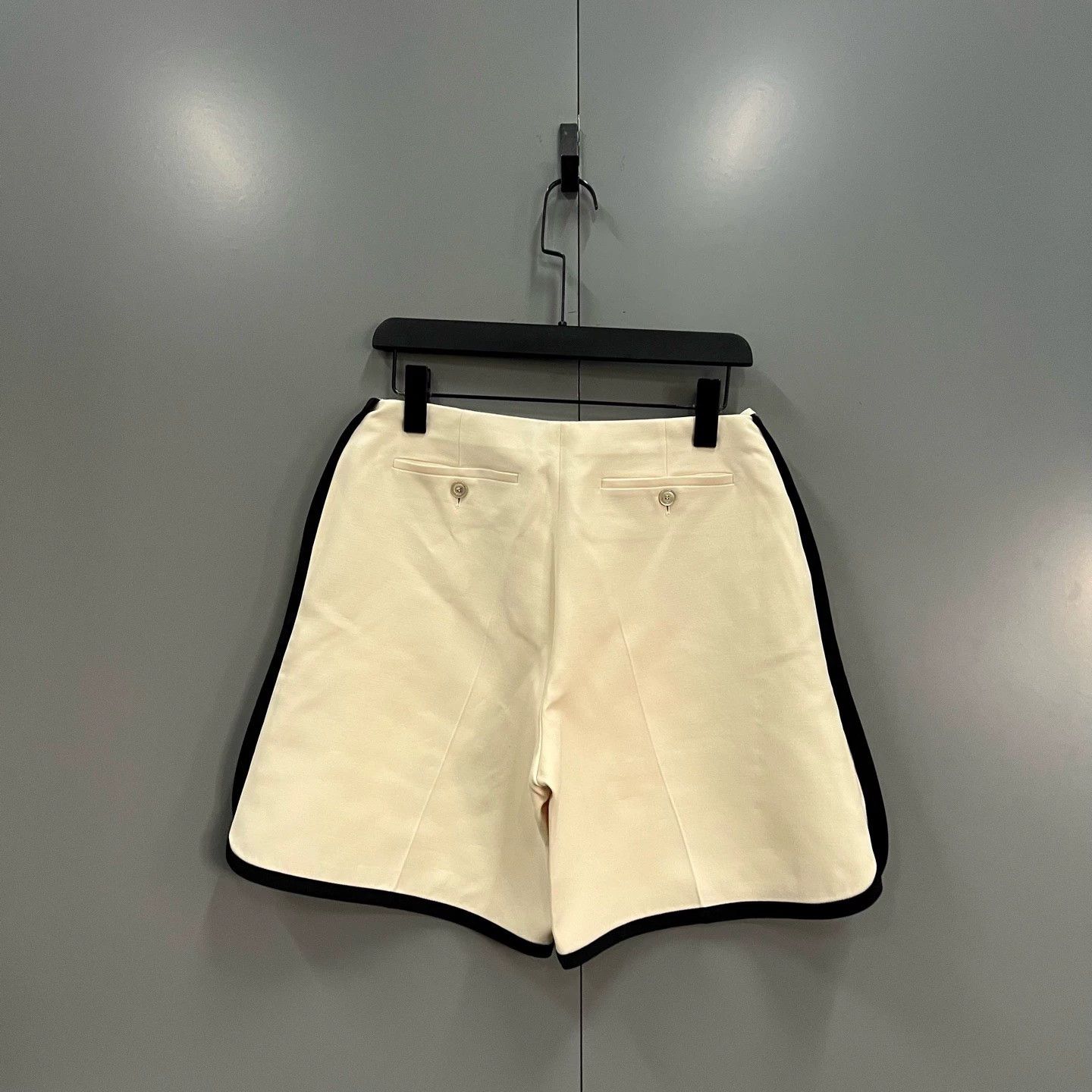 Gucci Gucci gold-buttoned suit shorts Size 40" / US 18 - 2 Thumbnail