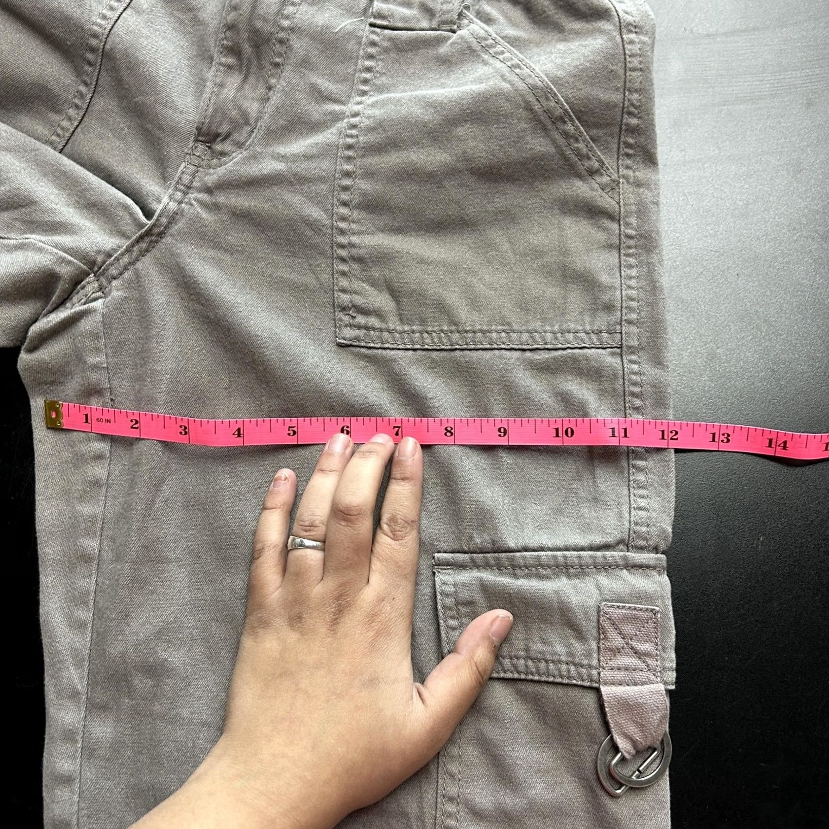 Vintage INSEL TOWN Cargo Pants Women's S Gray Twill Straight Leg Elastic Waist Strap Size 28" / US 6 / IT 42 - 6 Thumbnail