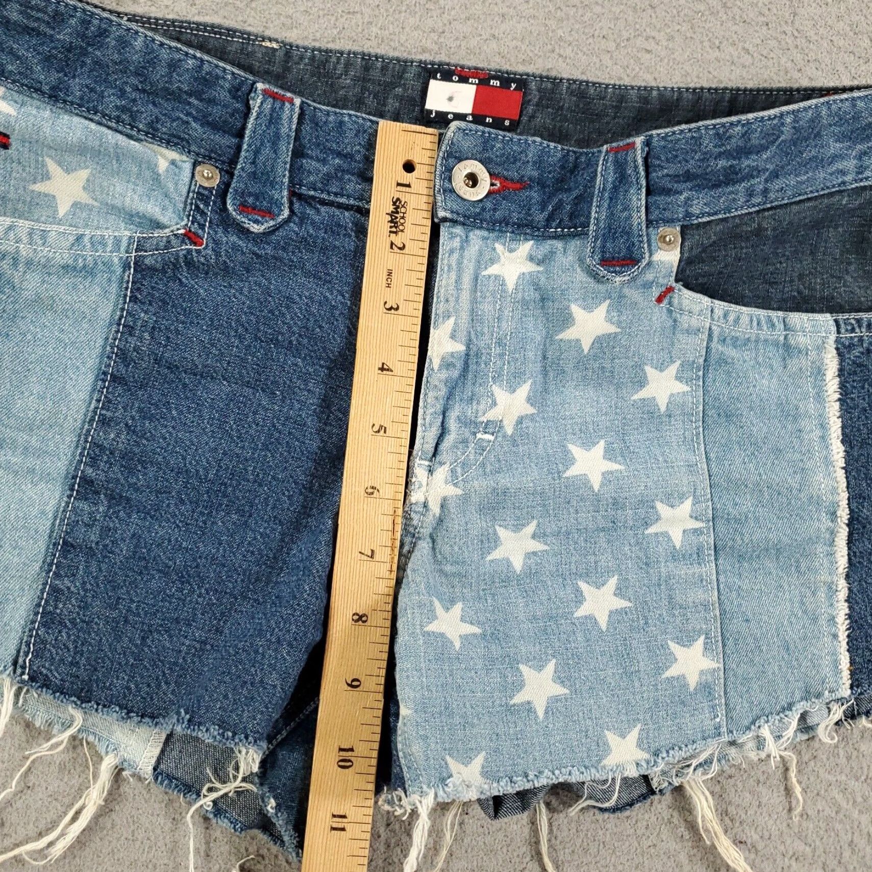 Tommy Hilfiger VINTAGE Tommy Hilfiger Shorts Womens Juniors 7 Blue Denim Casual 90s Flag Patriotic Cut-Off Size 28" / US 6 / IT 42 - 3 Thumbnail