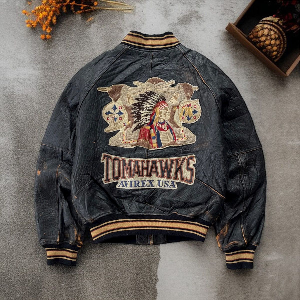 Avirex 🔥VINTAGE AVIREX TOMAHAWKS INDIAN LOGO LEATHER VARSITY JACKET Size US S / EU 44-46 / 1 - 3 Thumbnail