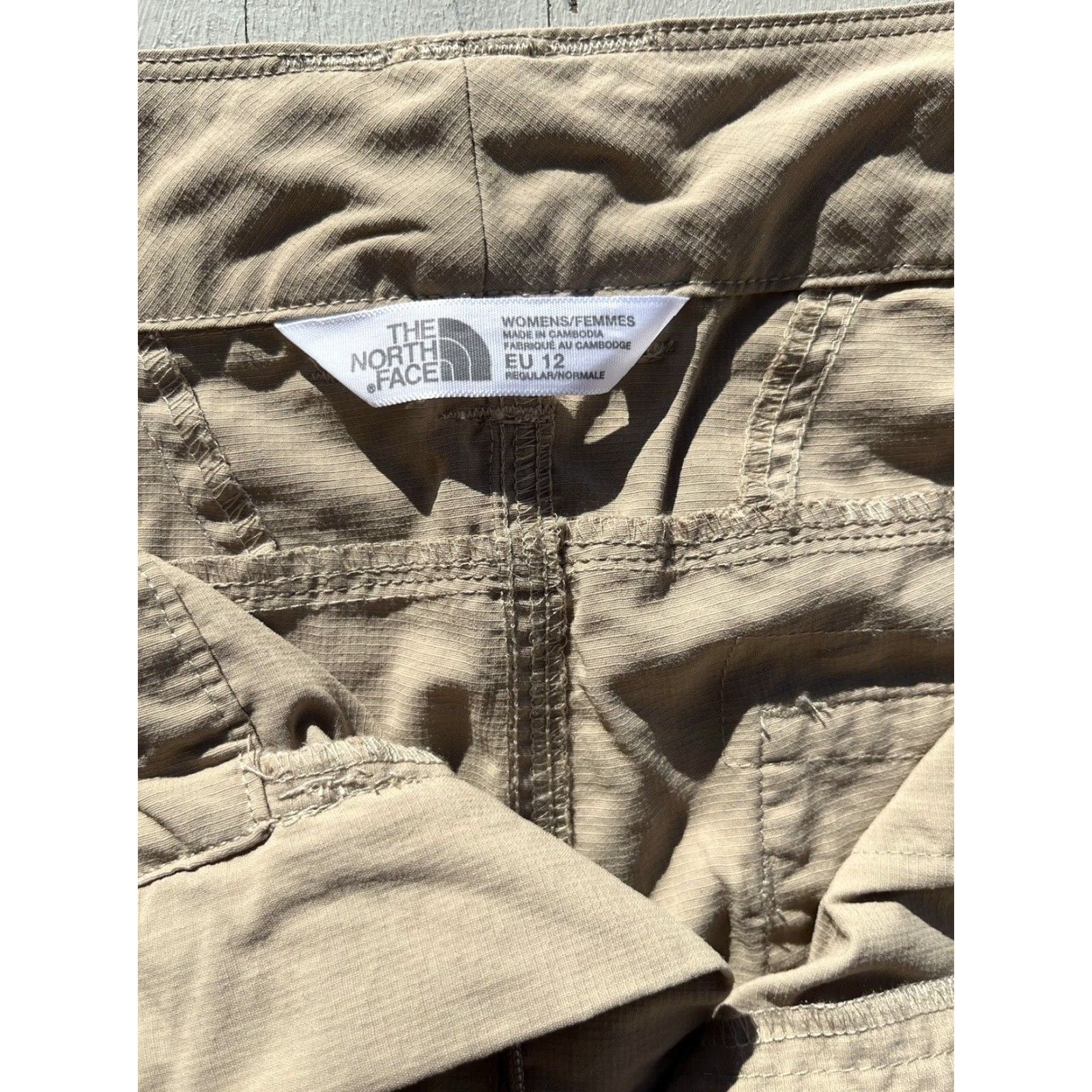The North Face Women's North Face Pants Beige 12 Convertible Nylon Zip Breath Shorts Hike Camp Size 34" / US 12 / IT 48 - 4 Thumbnail