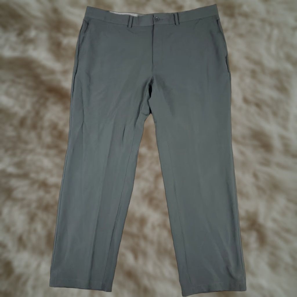 Nike Nike Pants Mens 40x30 Gray Flat Front Chino Trousers Swoosh Dri Fit Golf Casual Workwear Dress Pants Regular Waist 40in Gray Nike Mens Pants Size US 40 / EU 56 - 1 Thumbnail