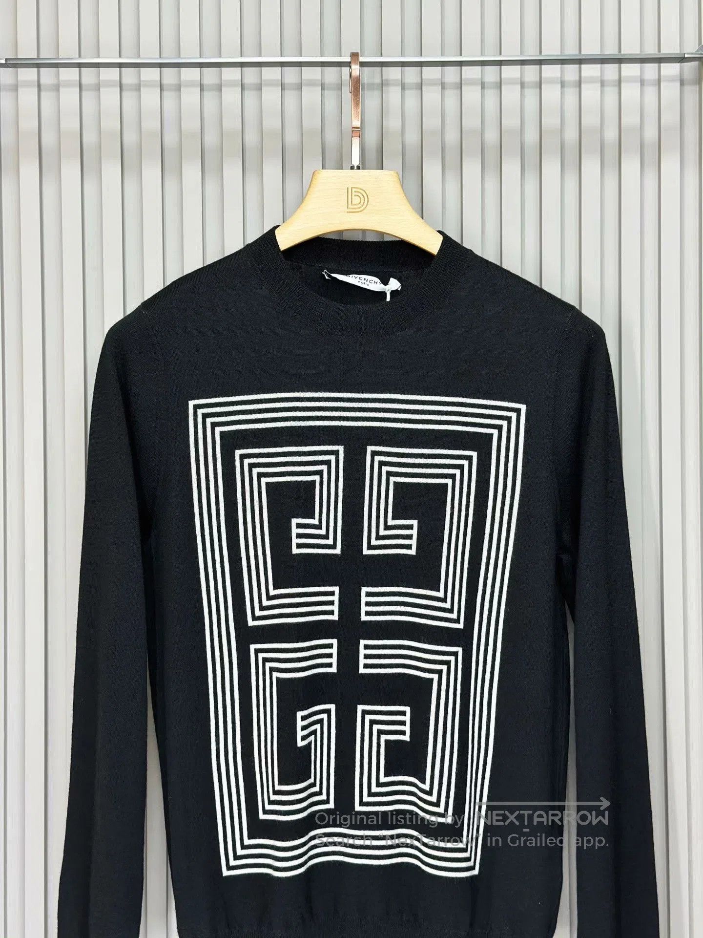 Givenchy Givenchy Black Casual Round Neck Wool Sweater. Size M / US 6-8 / IT 42-44 - 3 Thumbnail