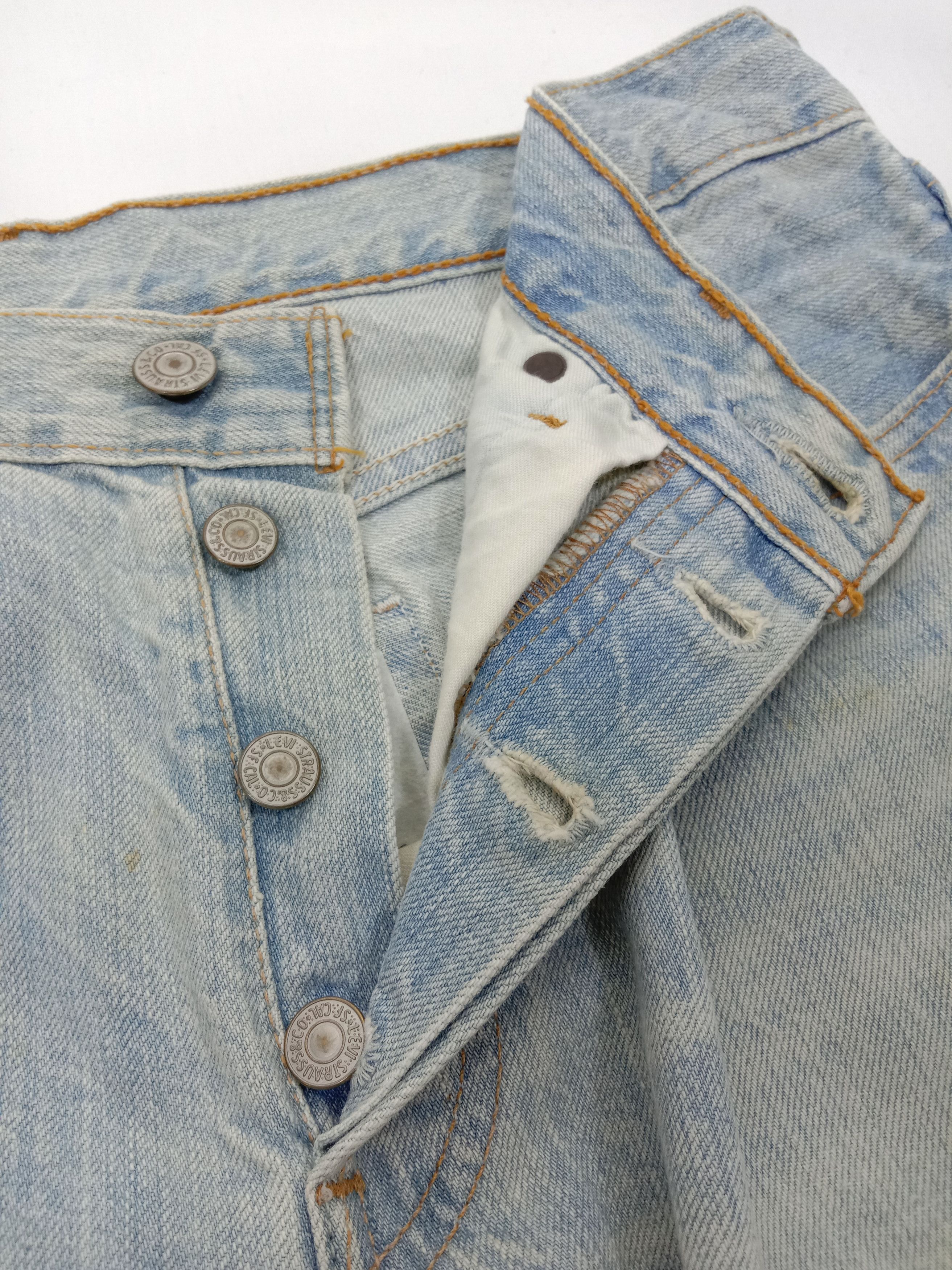 Levi's Vintage Levi’s 501 Jeans Light Wash Distressed Denim Size US 33 - 9 Thumbnail