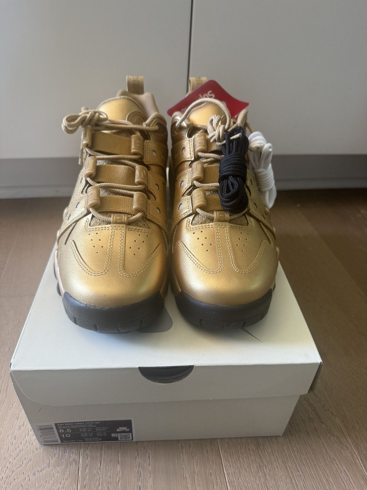 Nike × Supreme Nike SB Air Max 2 CB ‘94 Low Supreme Metallic Gold Size 8.5 Size US 8.5 / EU 41-42 - 2 Thumbnail
