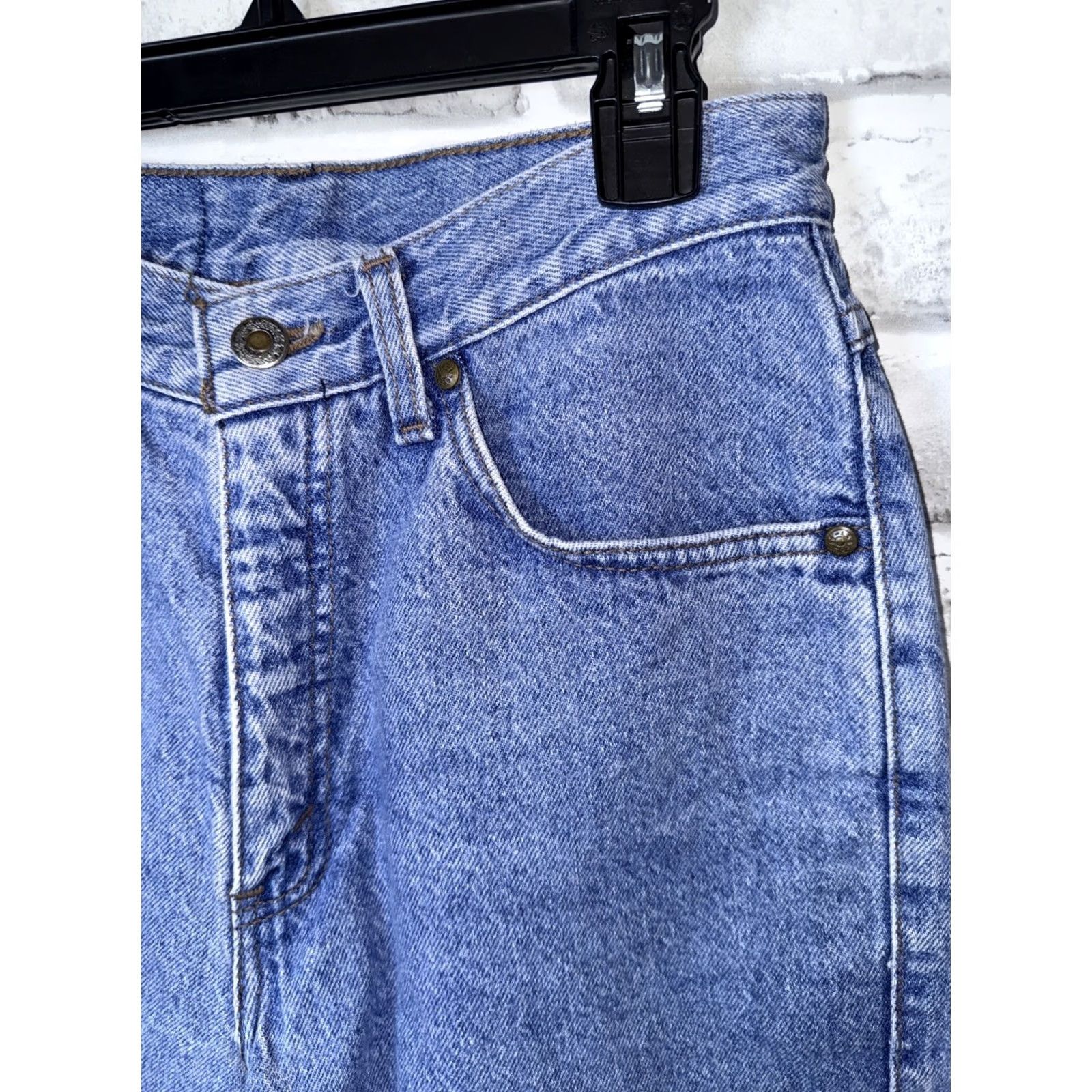 Levi's VINTAGE Levi's Womens Jeans USA Blue Button Logo Zipper 7 Native 26x31 Straight Leg Mom Style Womens Size 28" / US 6 / IT 42 - 5 Thumbnail