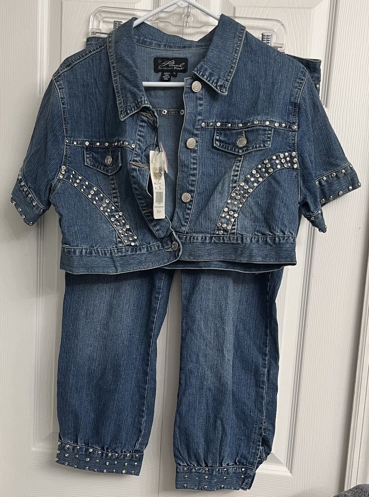 Vintage Platinum Plush Studded Denim XL Jacket, Size 15 Capri Pants Size 36" / US 14 / IT 50 - 1 Thumbnail