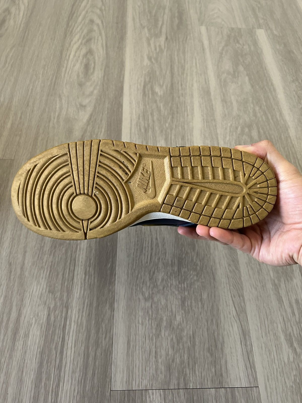 Nike × Supreme Supreme X Nike Dunk Low SB Metallic Gold Size 8.5 Size US 8.5 / EU 41-42 - 16 Thumbnail
