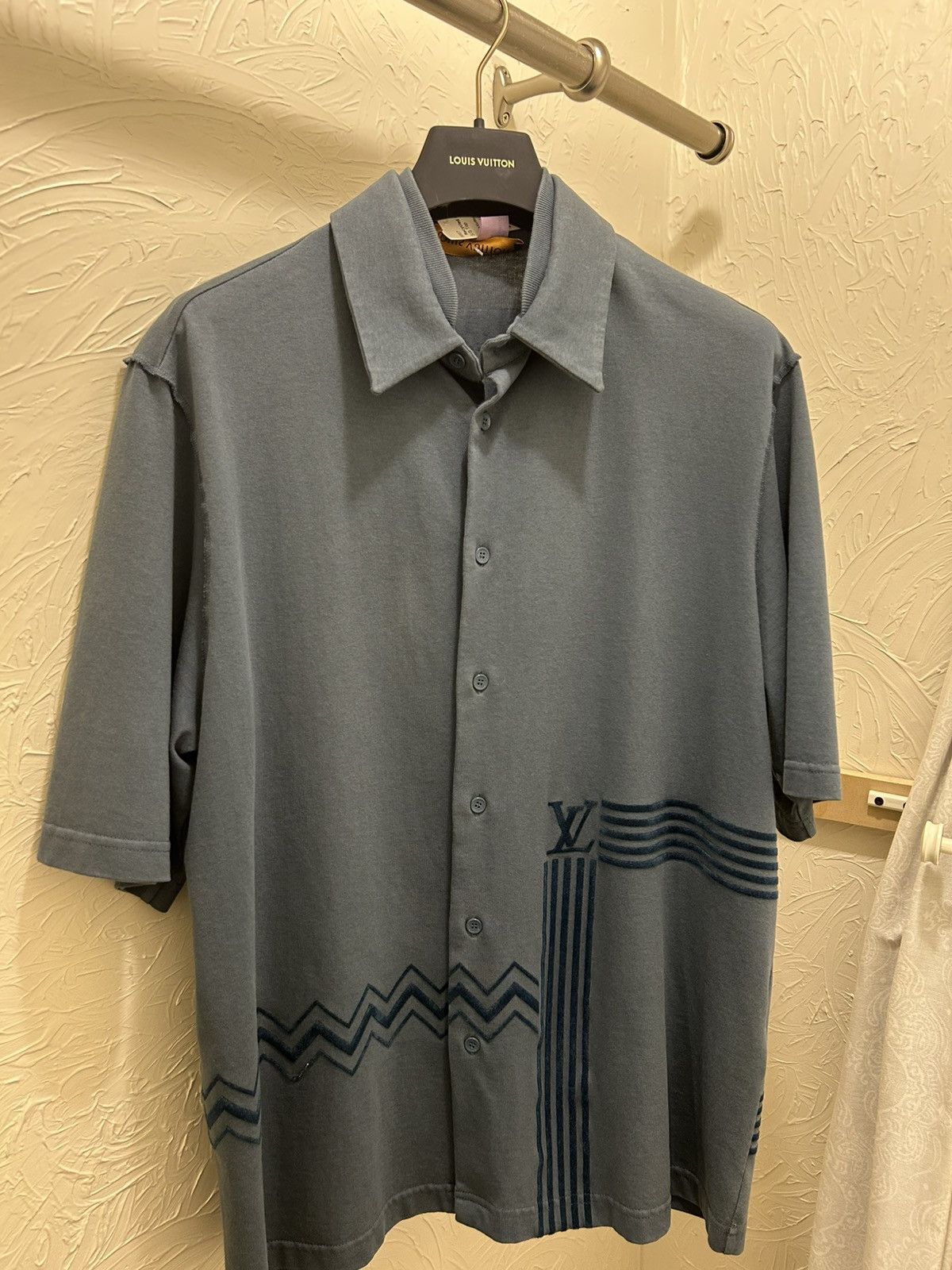 Louis Vuitton Louis Vuitton Navy Button up Size US S / EU 44-46 / 1 - 1 Thumbnail