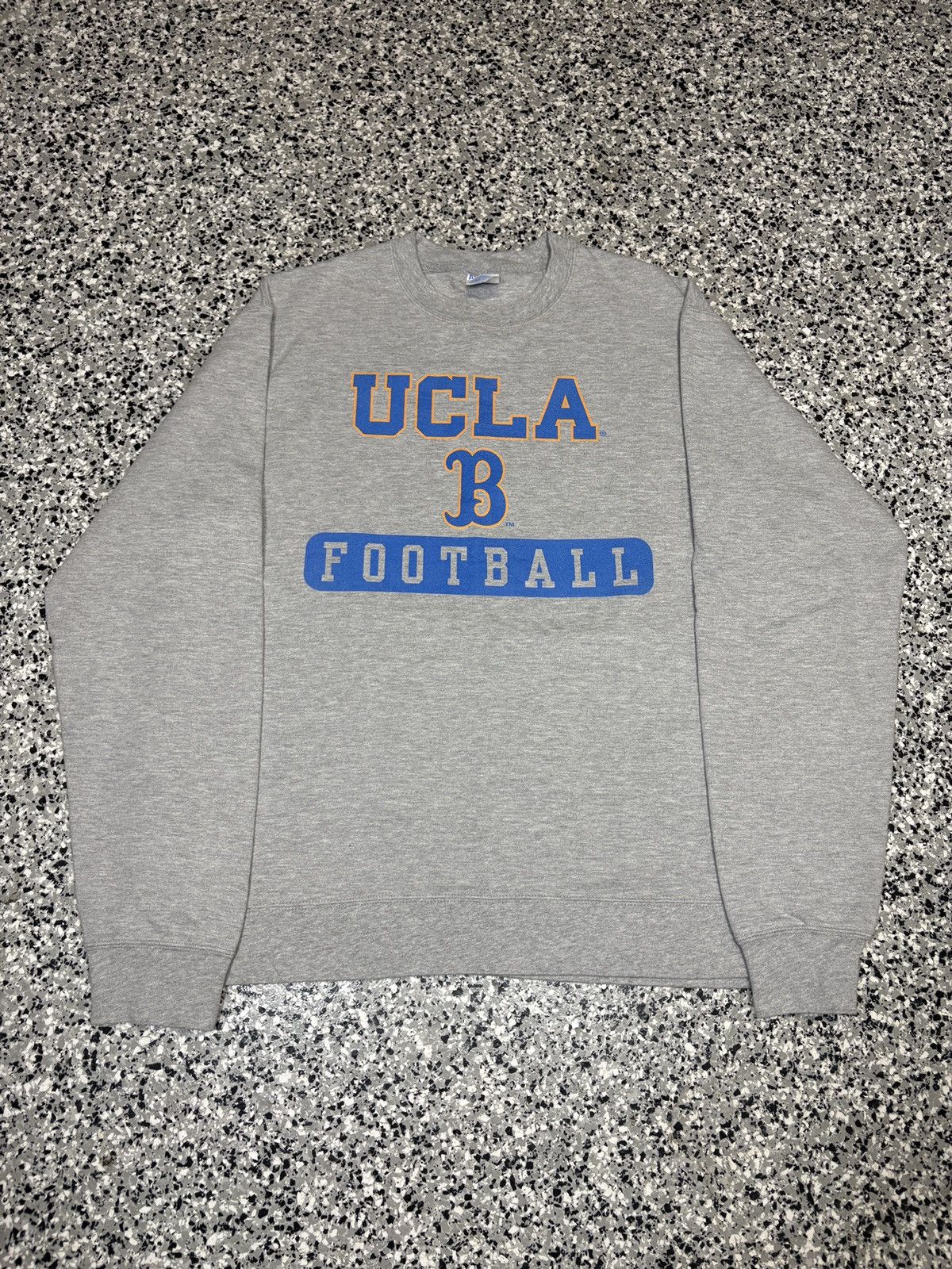 NCAA Vintage 2010s GILDAN UCLA Bruins Football Sweater Sz. L 0007 Size US L / EU 52-54 / 3 - 1 Thumbnail