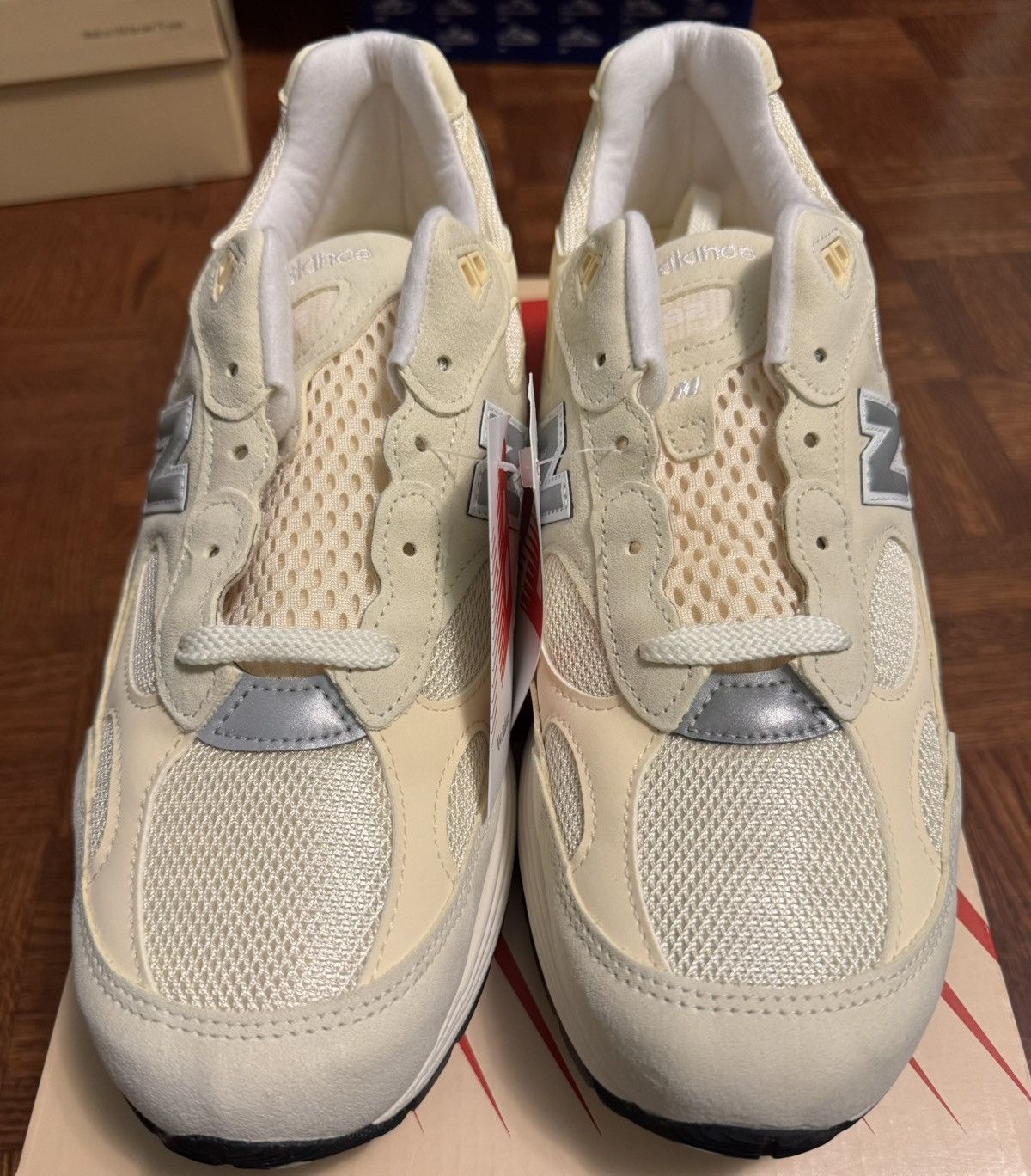 New Balance New Balance 992 Made In U.S. / Calcium Raw Cashew Size US 11 / EU 44 - 1 Thumbnail