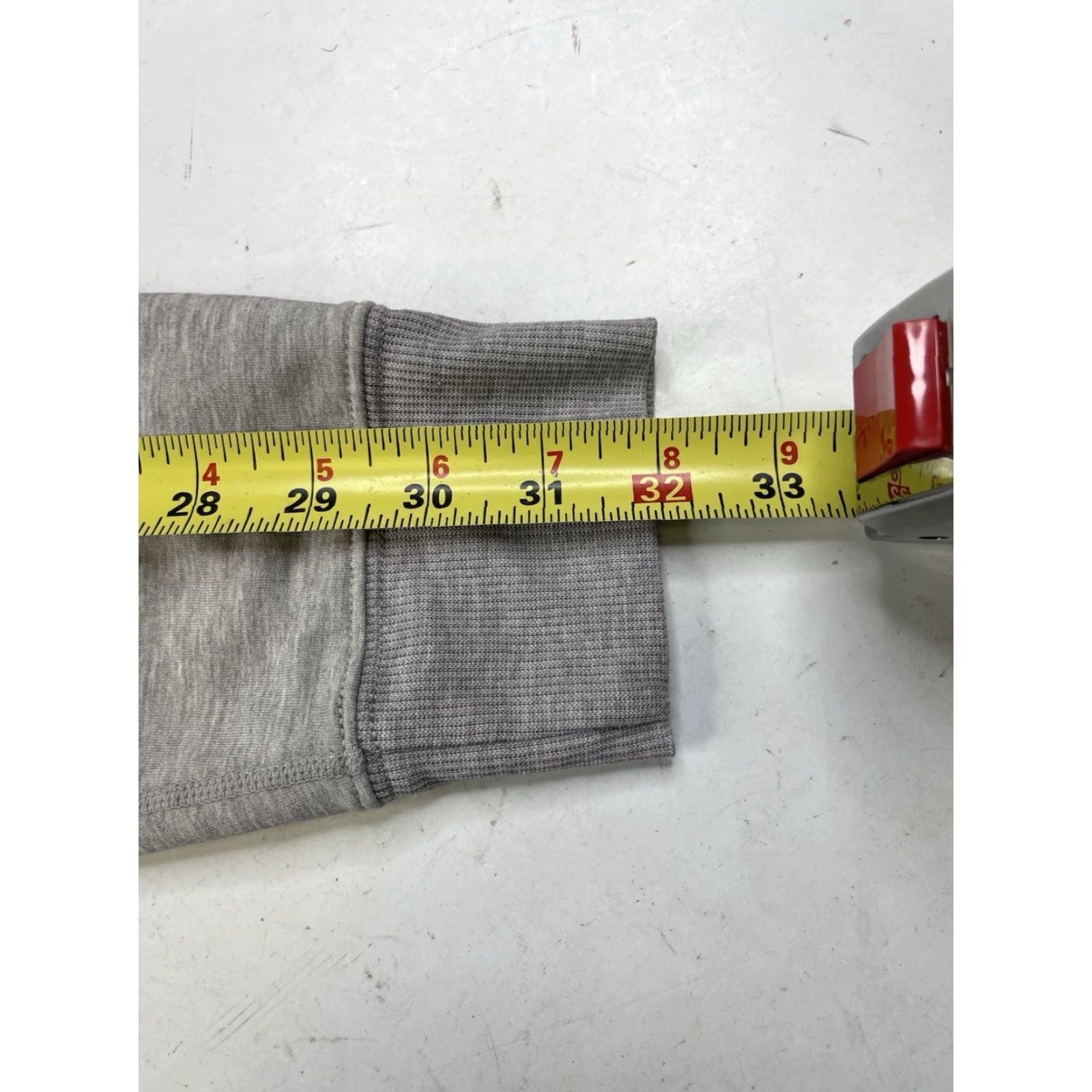 Vuori Vuori Hoodie Men M Pullover Dreamknit Soft Gray V254 Tight Fit Athletic Hooded Lightweight Logo Sleeves Long Knit Pattern Solid Vintage? Size US M / EU 48-50 / 2 - 4 Thumbnail