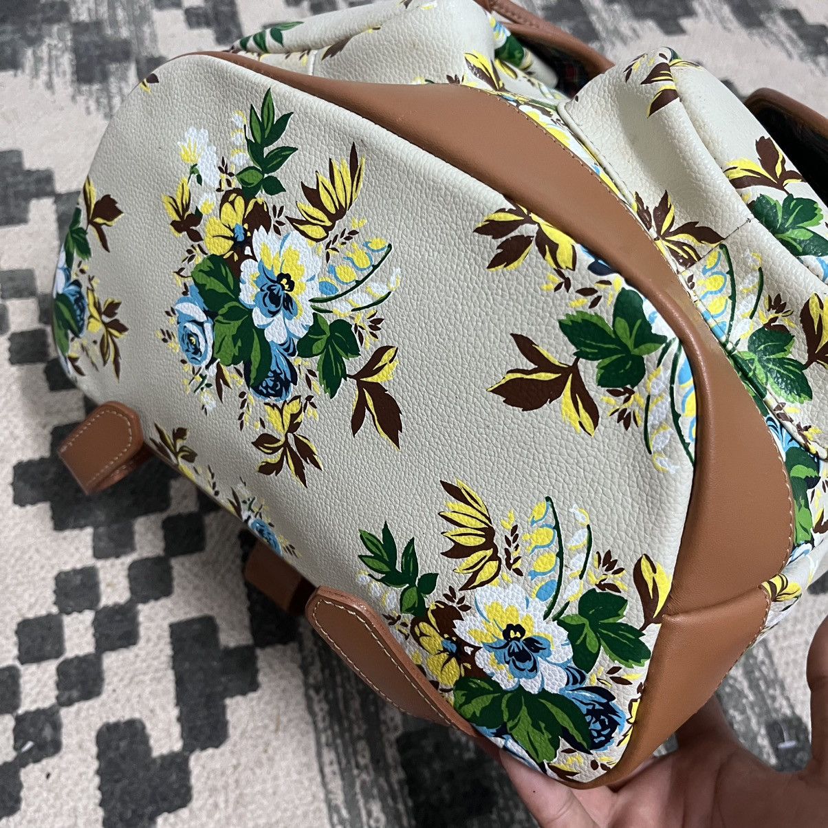 Kenzo Authentic Vintage Kenzo Paris Floral Leather Backpack Size ONE SIZE - 4 Thumbnail