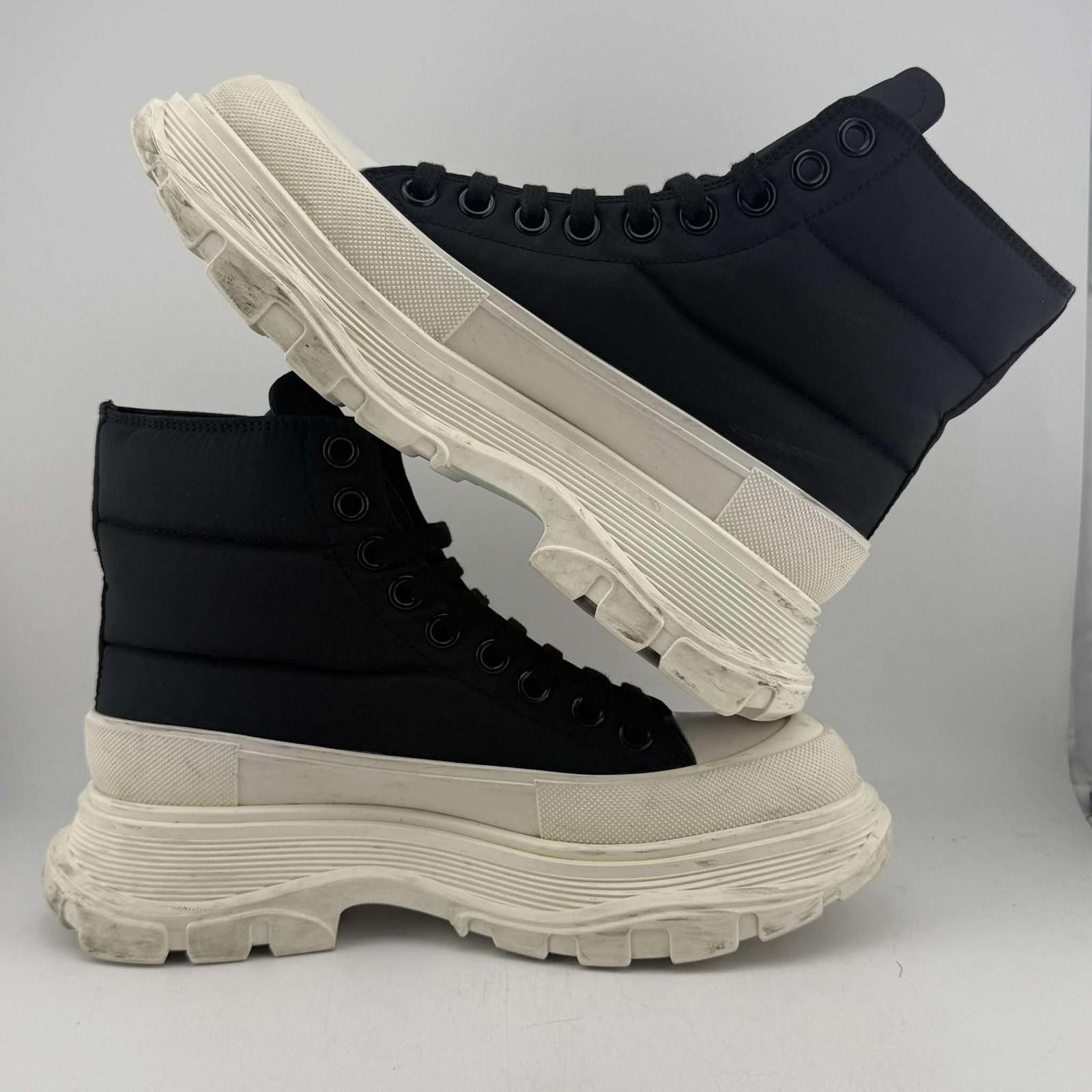 Alexander McQueen Alexander McQueen Tread Slick Boots Black White 37EU Size US 7 / EU 40 - 6 Thumbnail