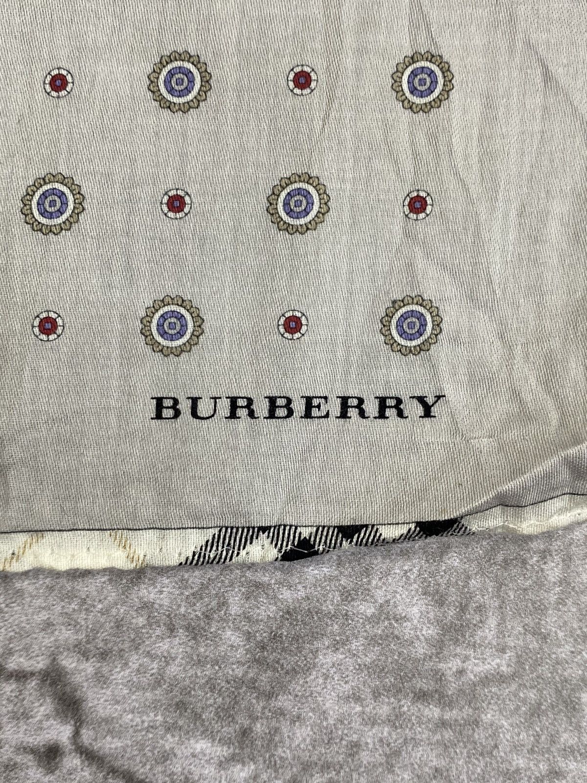 Burberry Burberry Handkerchief / Bandana / Neckerchief Size ONE SIZE - 3 Thumbnail
