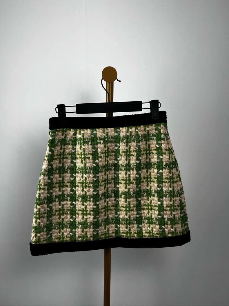 Gucci Gucci Green tweed metal button logo short skirt 2504-Nextar Size 25" / US 0 / IT 36 - 2 Thumbnail