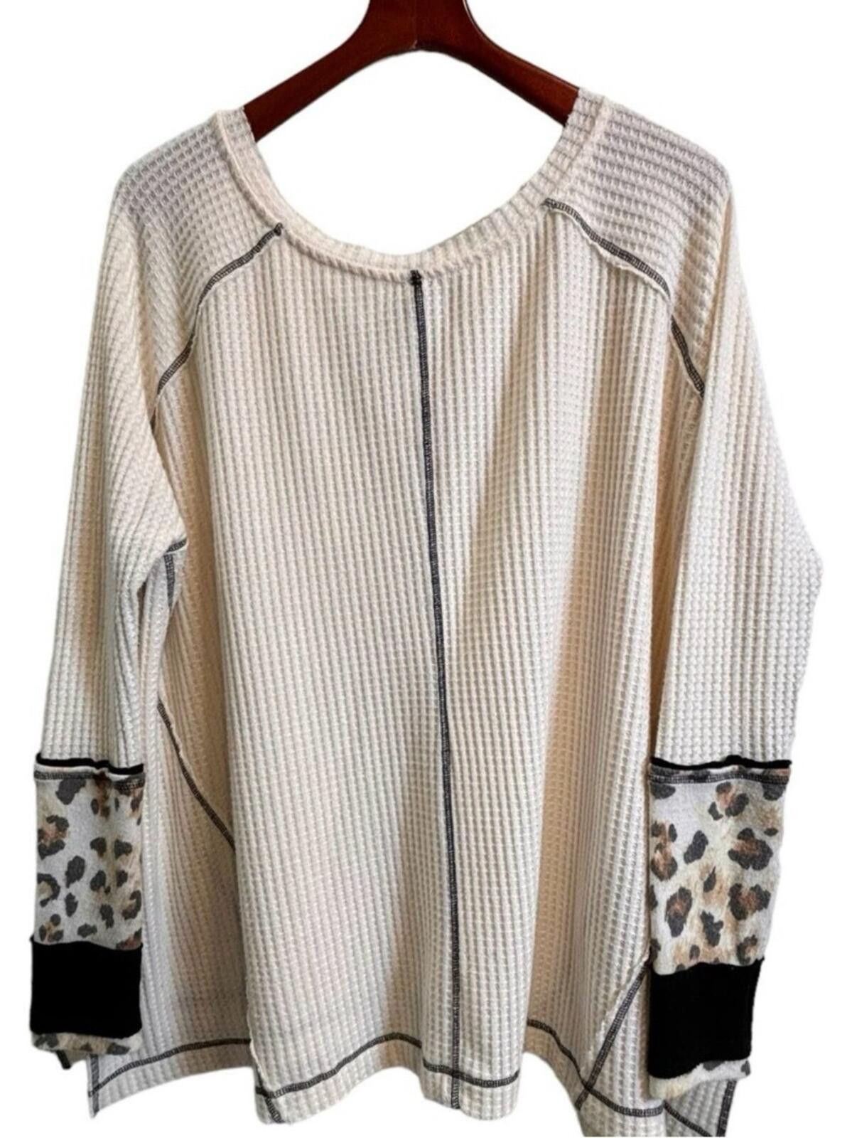 Free People Free People Oversized Lovin Leopard Thermal Top Size M / US 6-8 / IT 42-44 - 3 Thumbnail