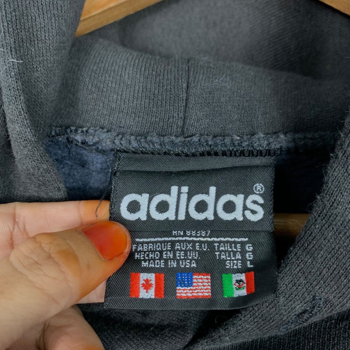 Adidas Vintage 90’s ADIDAS Big Logo Pullover Hoodies #3587-C164 Size US L / EU 52-54 / 3 - 11 Thumbnail