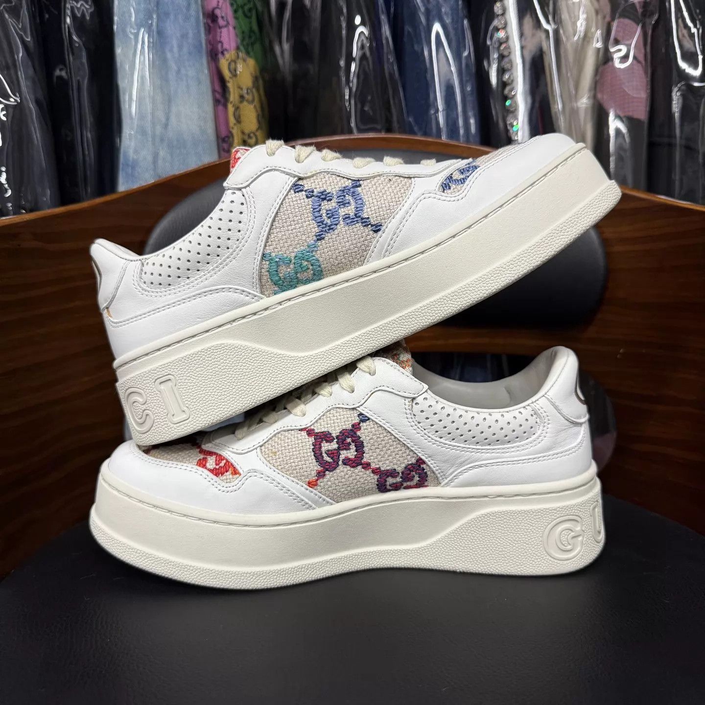 Gucci Gucci GG Multicolor White Embroidered Biscuit 37.5 Size US 7 / IT 37 - 7 Thumbnail