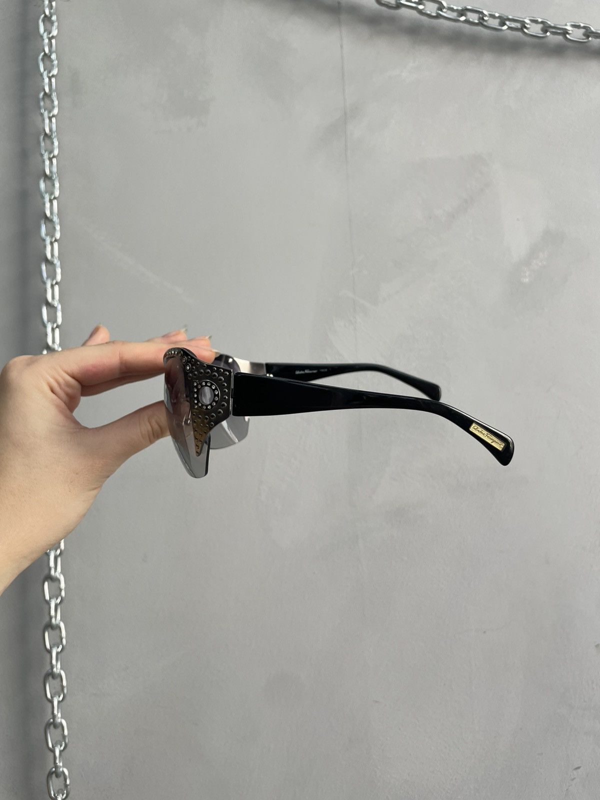 Salvatore Ferragamo Rare Salvatore Ferragamo strass shield musk sunglasses Size ONE SIZE - 8 Thumbnail