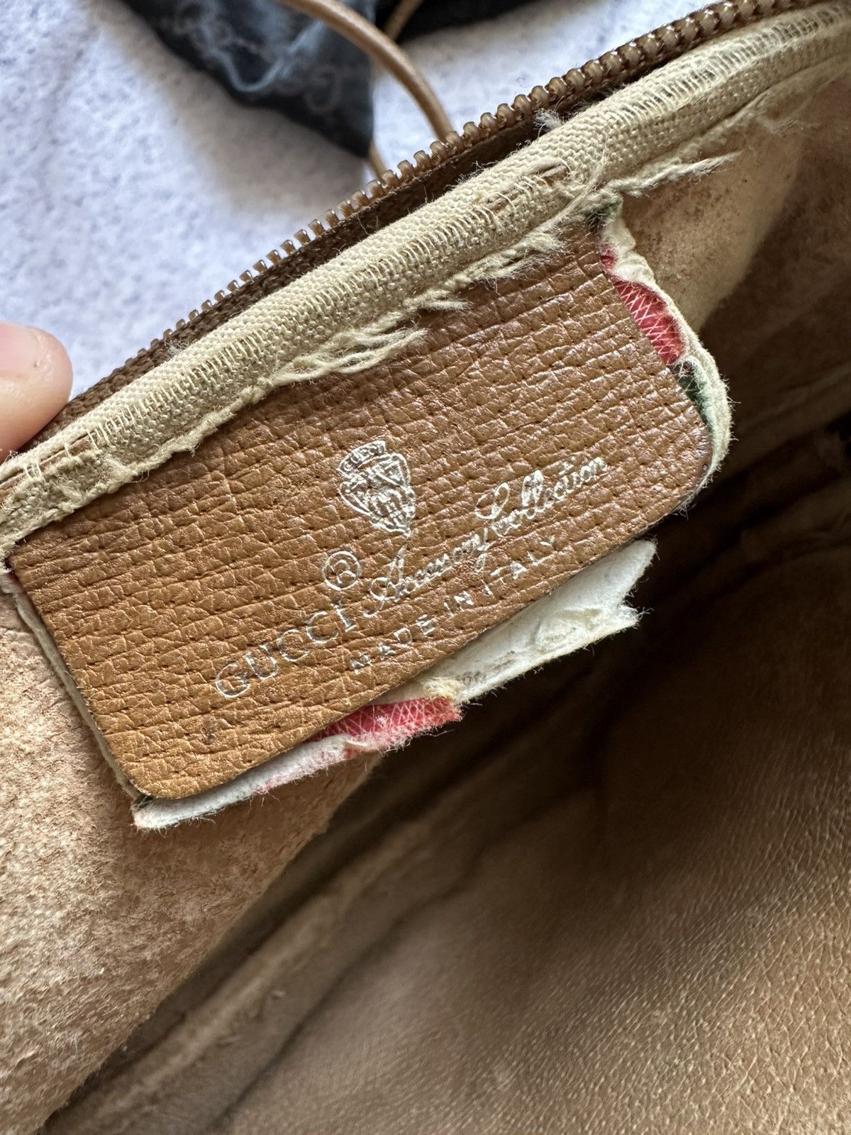 Gucci 80’s GUCCI GG Supreme Coated Canvas Zip Crossbody Bag Size ONE SIZE - 20 Thumbnail