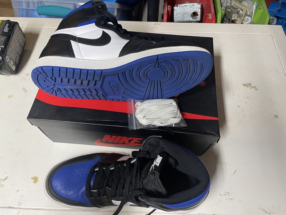 Jordan Brand × Nike Air Jordan 1 retro high royal toe Size US 9.5 / EU 42-43 - 9 Thumbnail