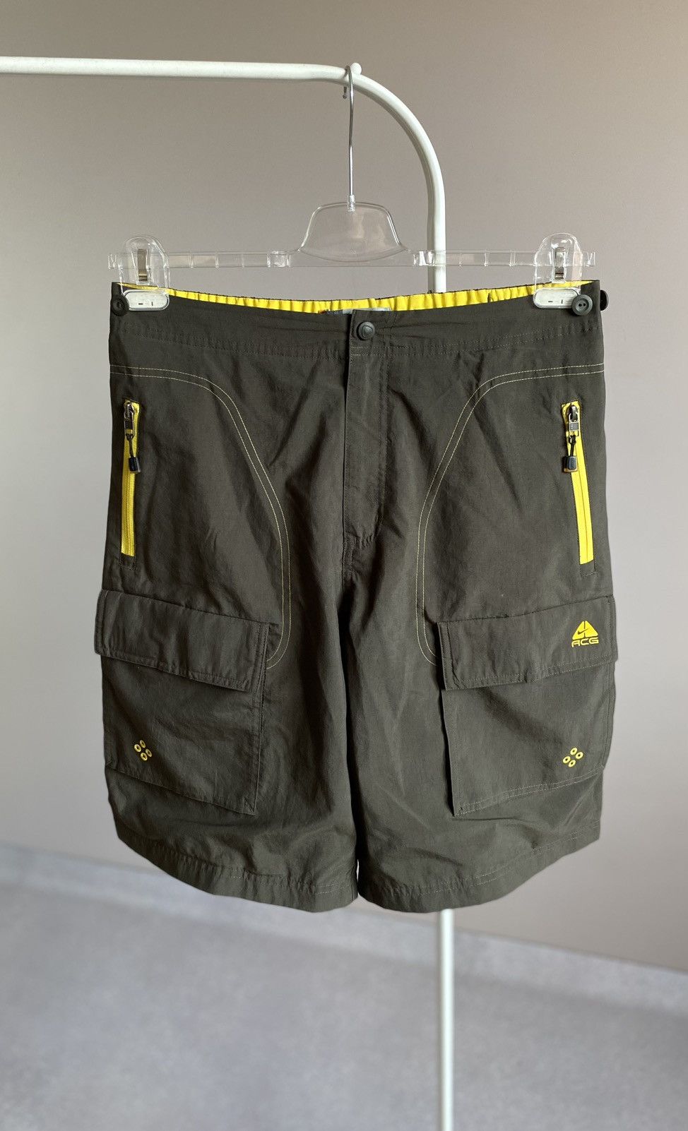 Nike ACG Vintage Nike ACG Cargo Shorts Size US 32 / EU 48 - 4 Thumbnail
