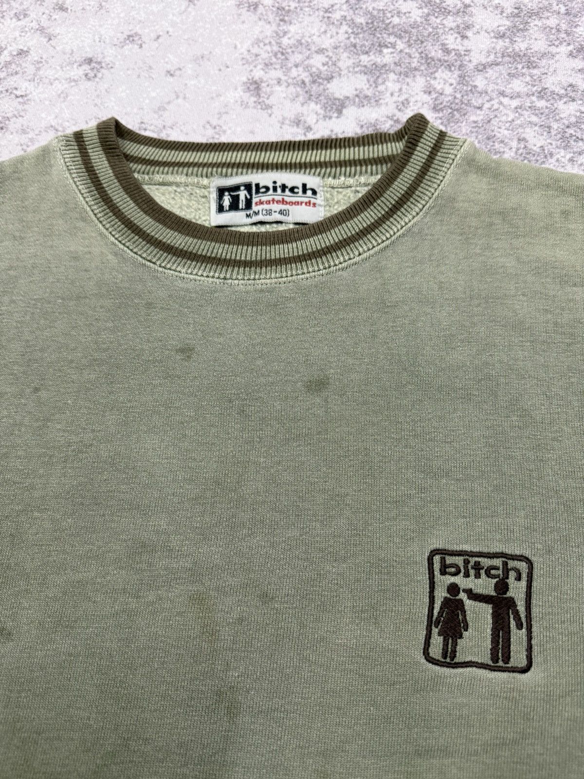 Vintage Vintage 90s Bitch Skateboard Small Logo Sweatshirt Size US XS / EU 42 / 0 - 6 Thumbnail