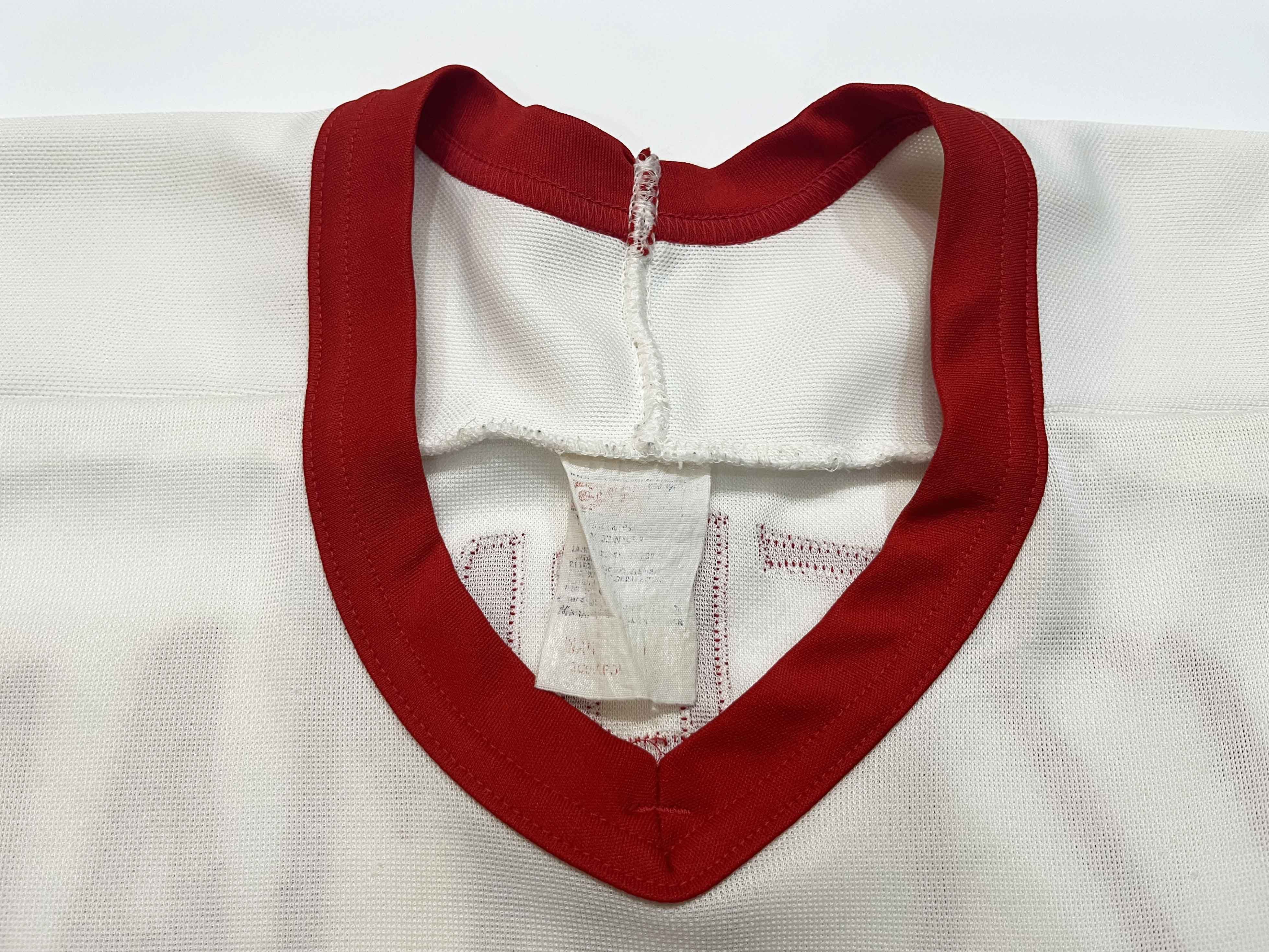Ccm Vintage CCM Detroit Red Wings YZERMAN #19 NHL Hockey Jersey Size US L / EU 52-54 / 3 - 3 Thumbnail