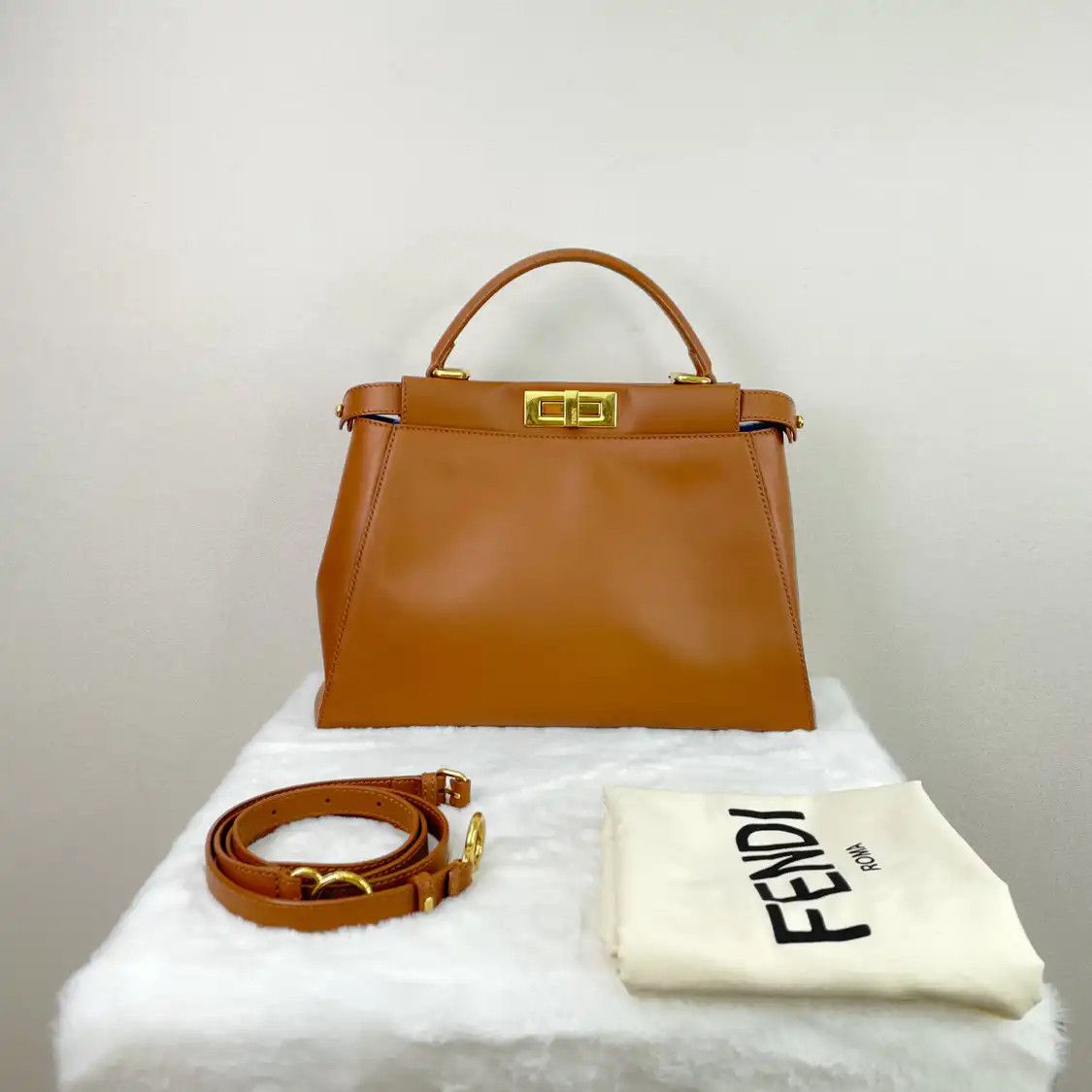 Fendi FENDI Peekaboo Medium yellow cowhide leather handbag Size ONE SIZE - 1 Thumbnail