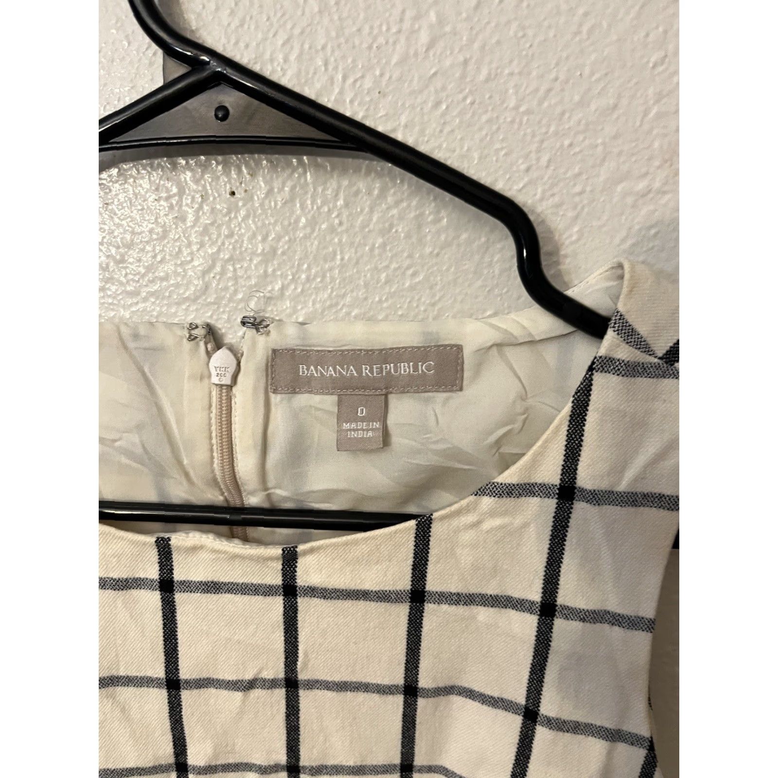 Banana Republic VINTAGE Banana Republic Women's Sleeveless Tennis Dress Size 0 A-Line Plaid Short White 90s Size XS / US 0-2 / IT 36-38 - 2 Thumbnail
