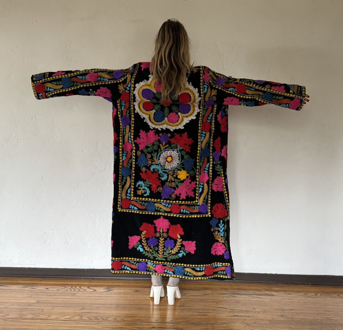 Handmade Turkish Handmade Floral Embroidered Full Length Kaftan Size ONE SIZE - 3 Thumbnail