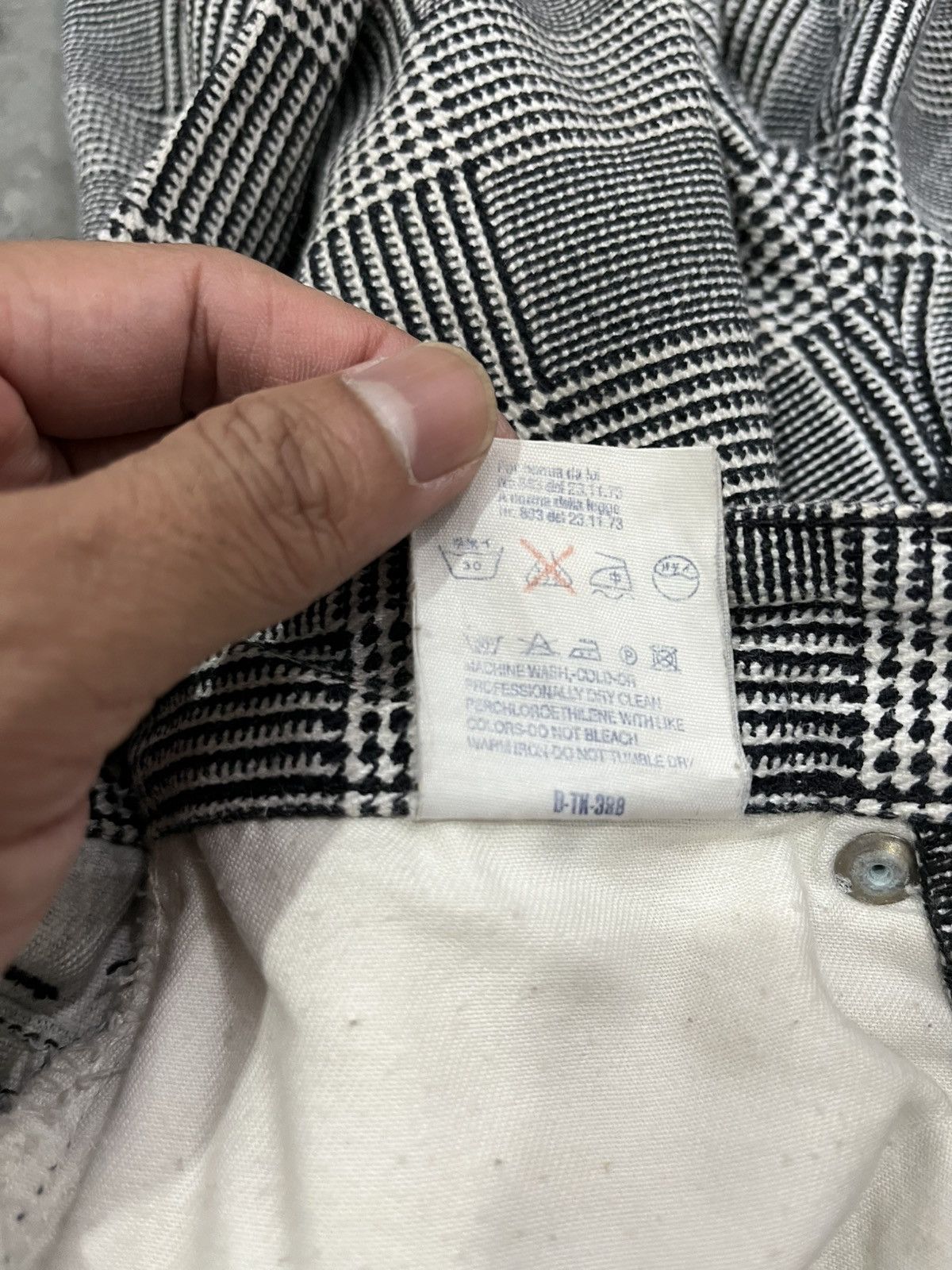 Versace VINTAGE VERSACE TARTAN PANTS Size 26" / US 2 / IT 38 - 8 Thumbnail