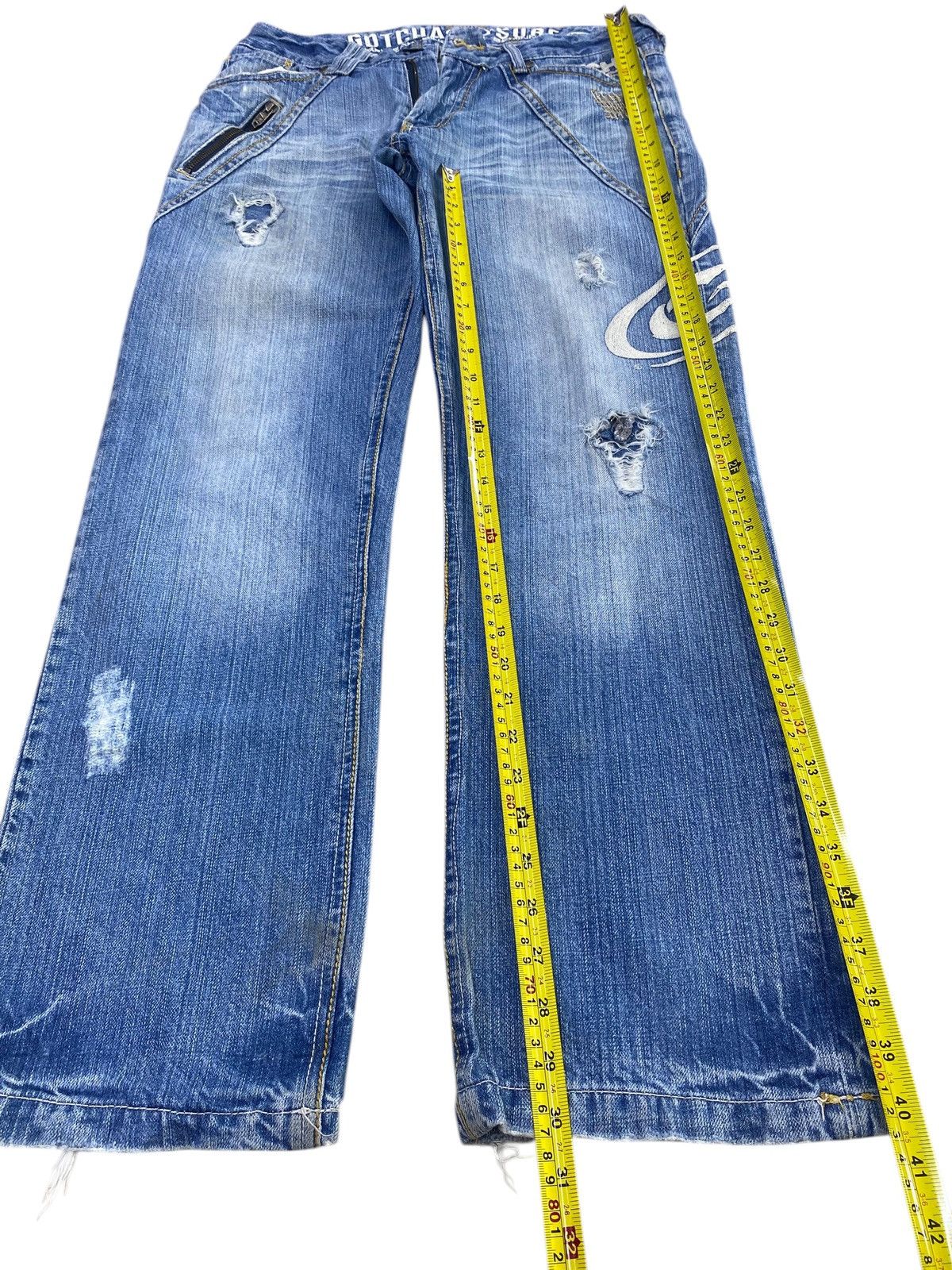 Gotcha Gotcha Faded Light Wash Style Ripped Jeans Size US 33 - 7 Thumbnail
